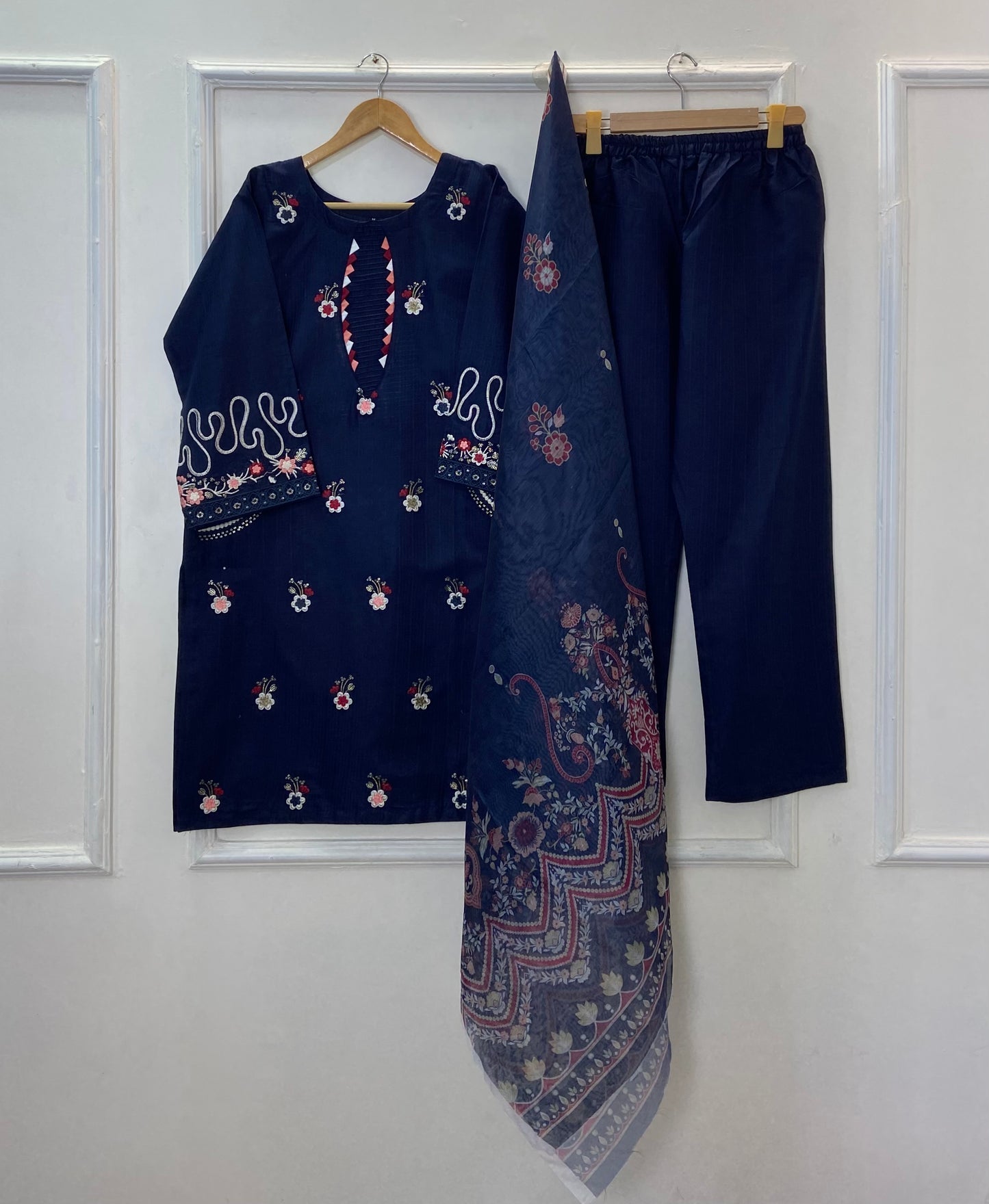 Pocket Beauty Embroidered 3PC (Premium Cotton) (Eid Arrivals) D-334