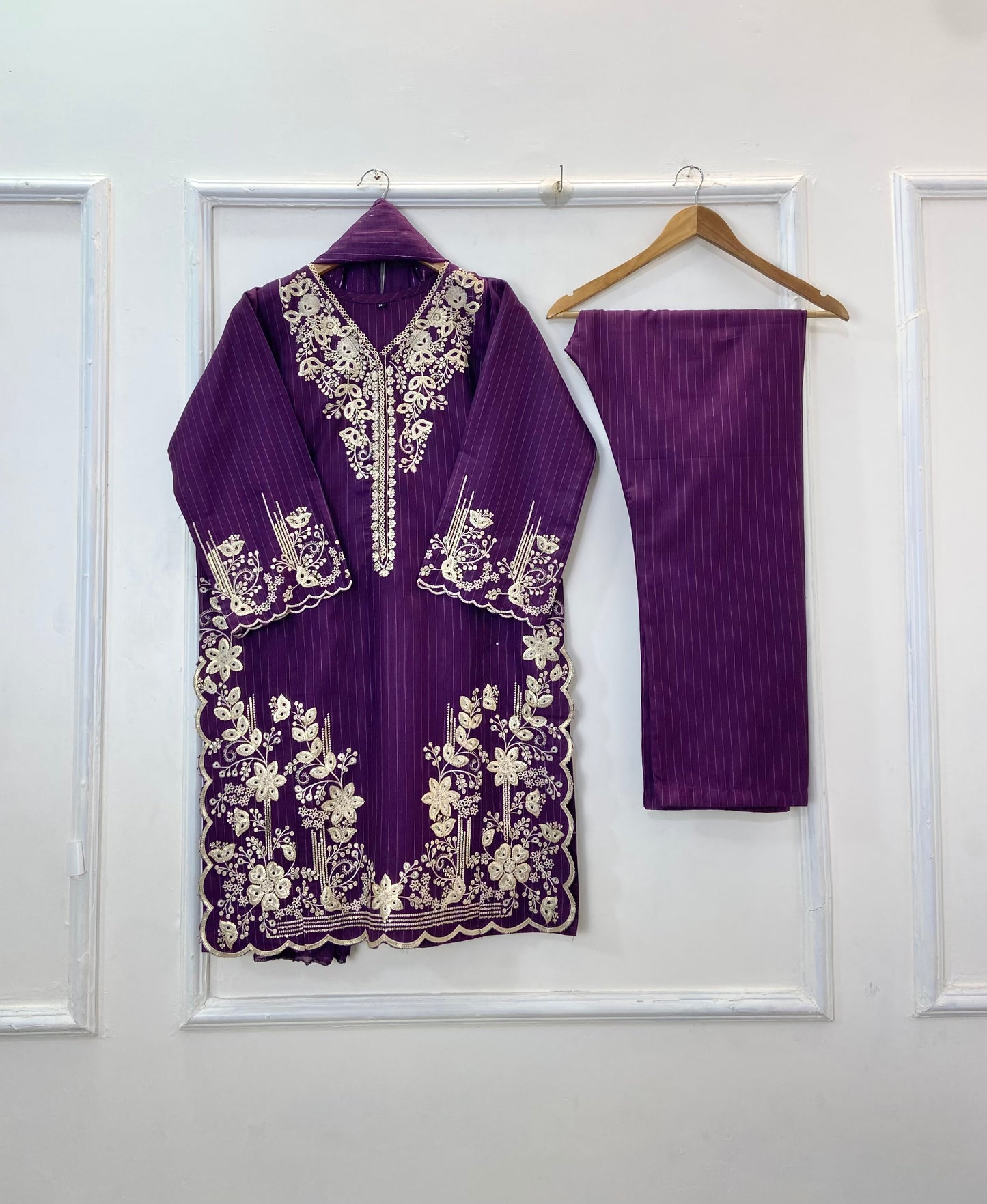 Richly Embroidered Luxe 3PC (Khaddar) D-276