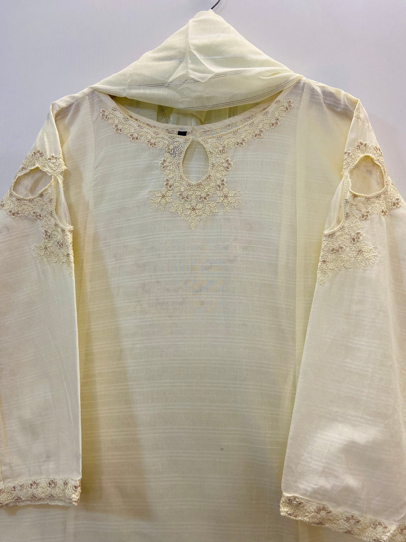 Front Back Embroidered 3PC (Cotton Lawn) 19