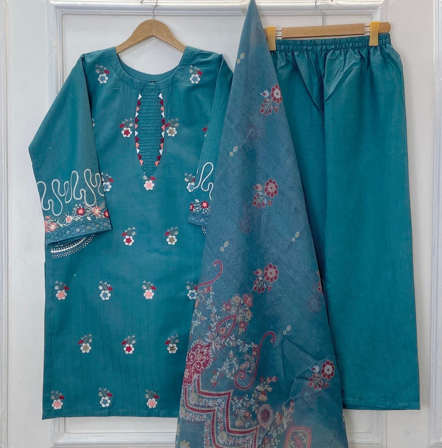 Pocket Beauty Embroidered 3PC (Premium Cotton) (Eid Arrivals) D-334