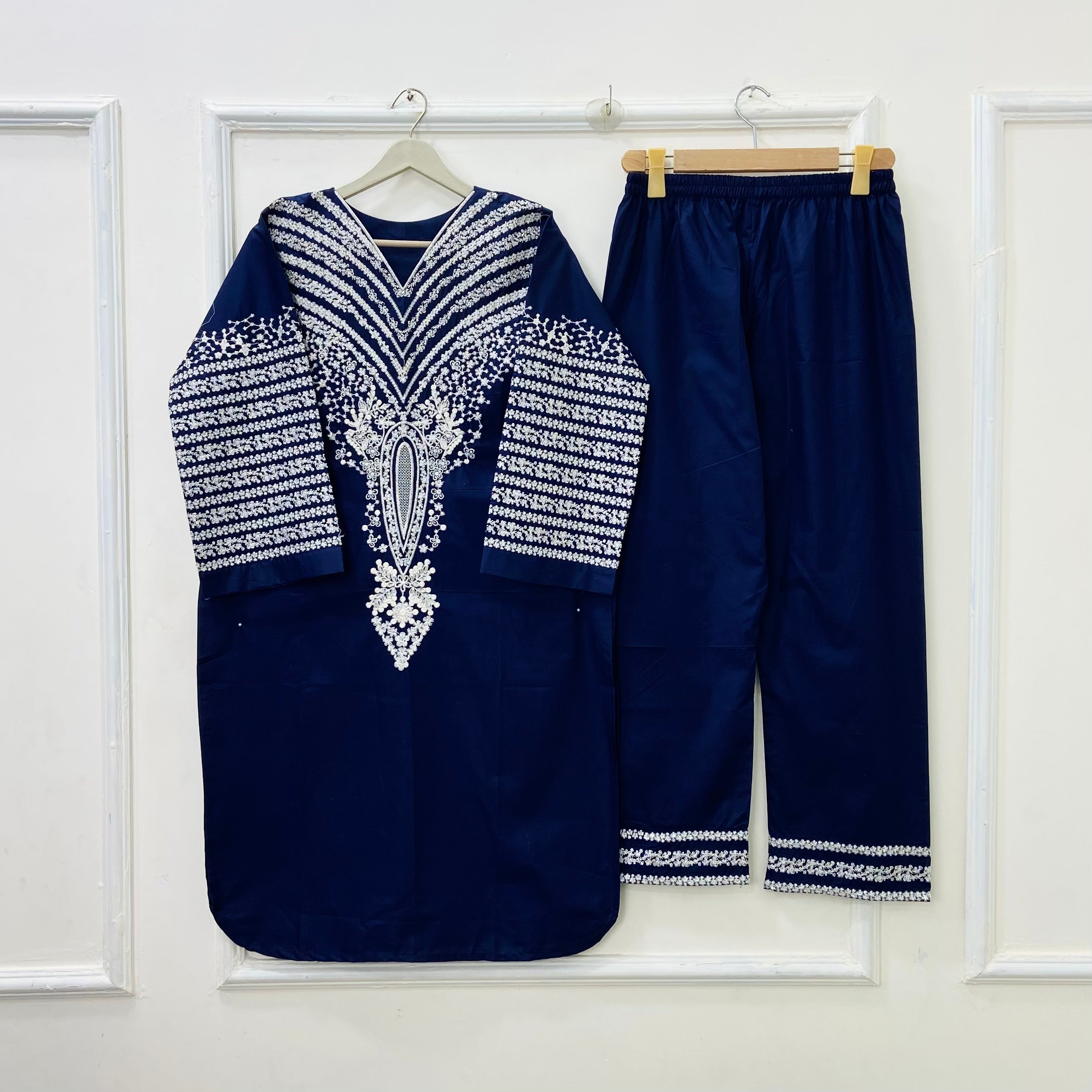 Taj Embroidered 3PC (Premium Cotton) D-430