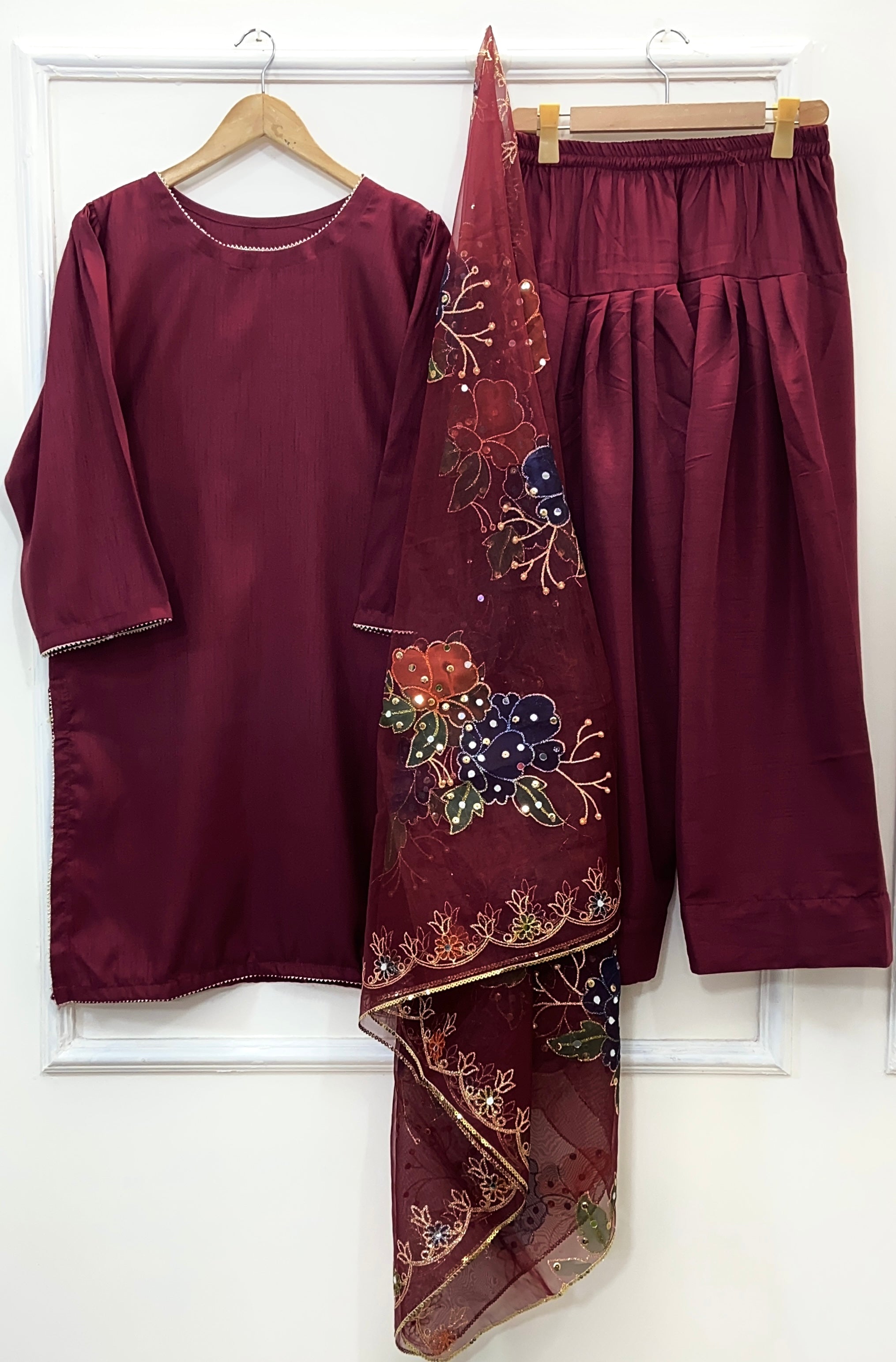 Hand-Painted Diva Beauty 3PC (Raw Silk) D-157