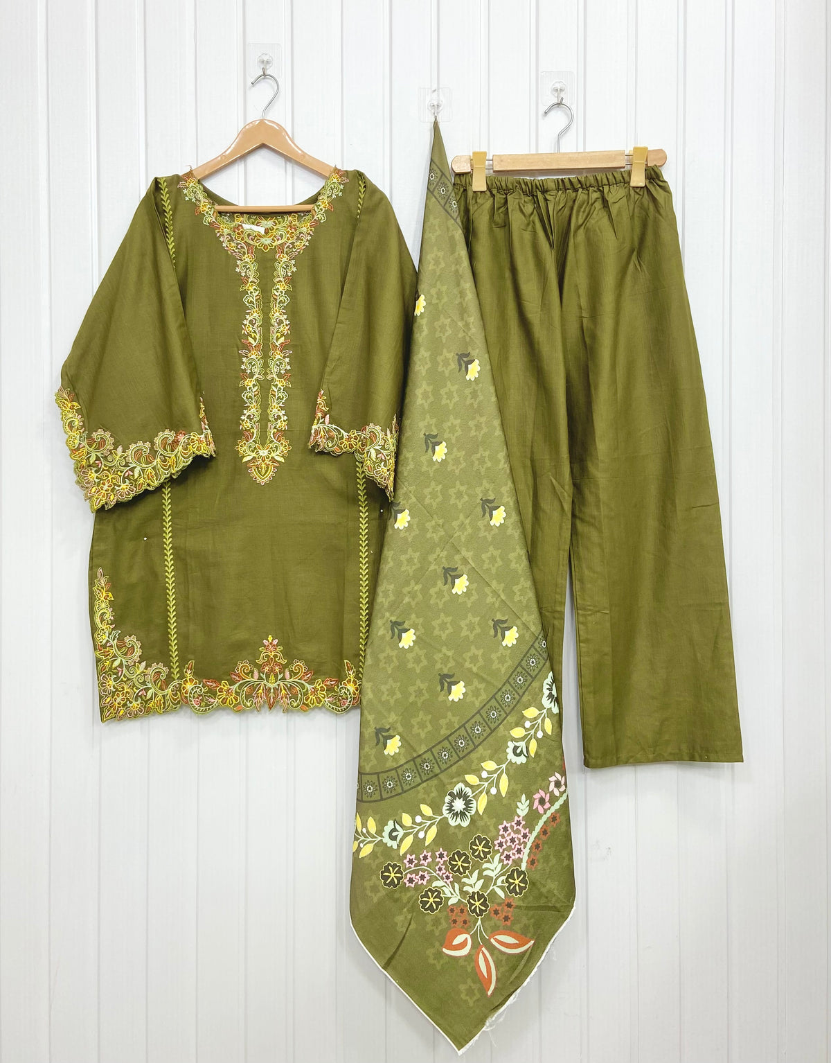 Article: D-1182 Khaddar 3piece