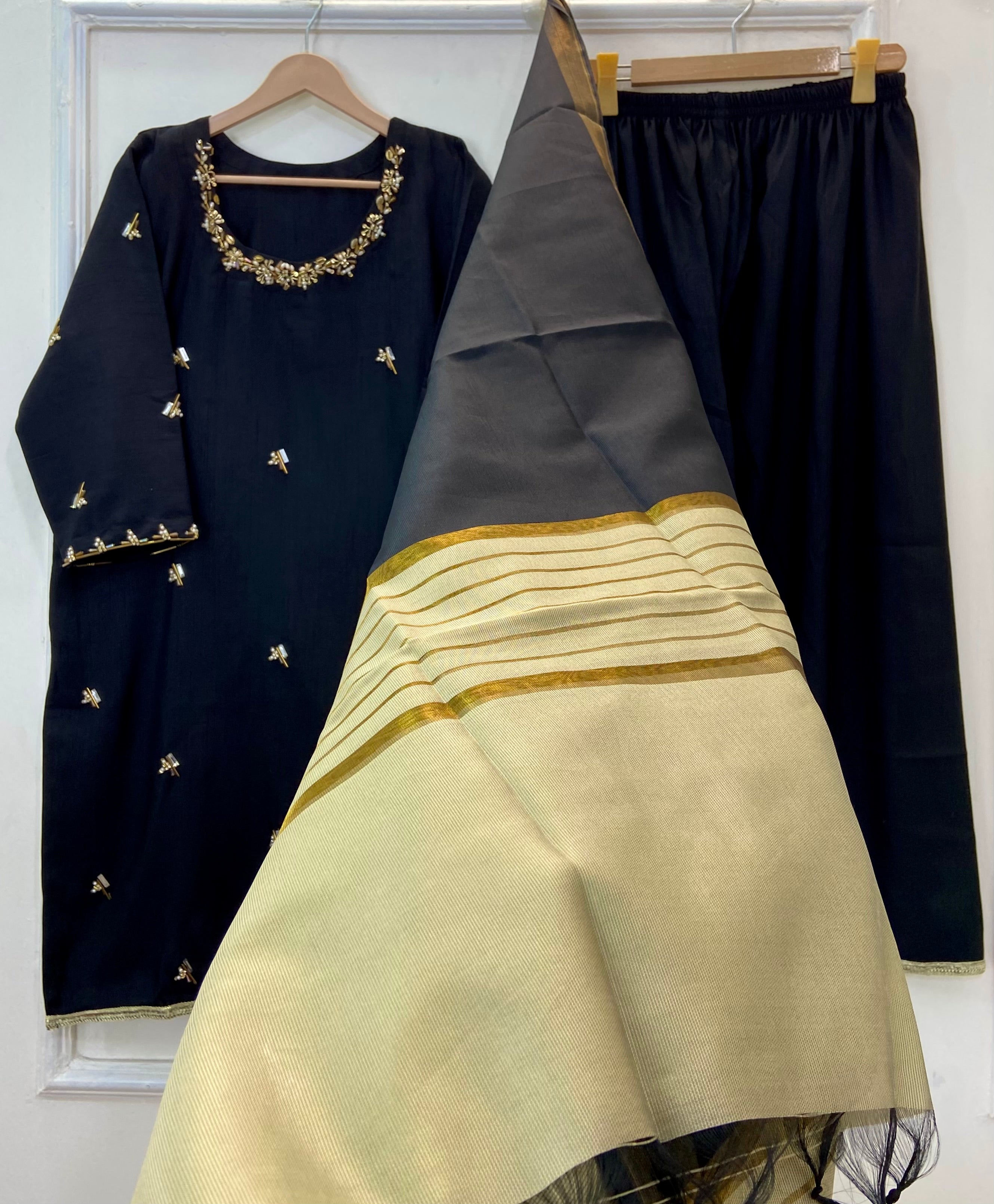 Royale Handcrafted Series: 3PC (Raw Silk) D-250