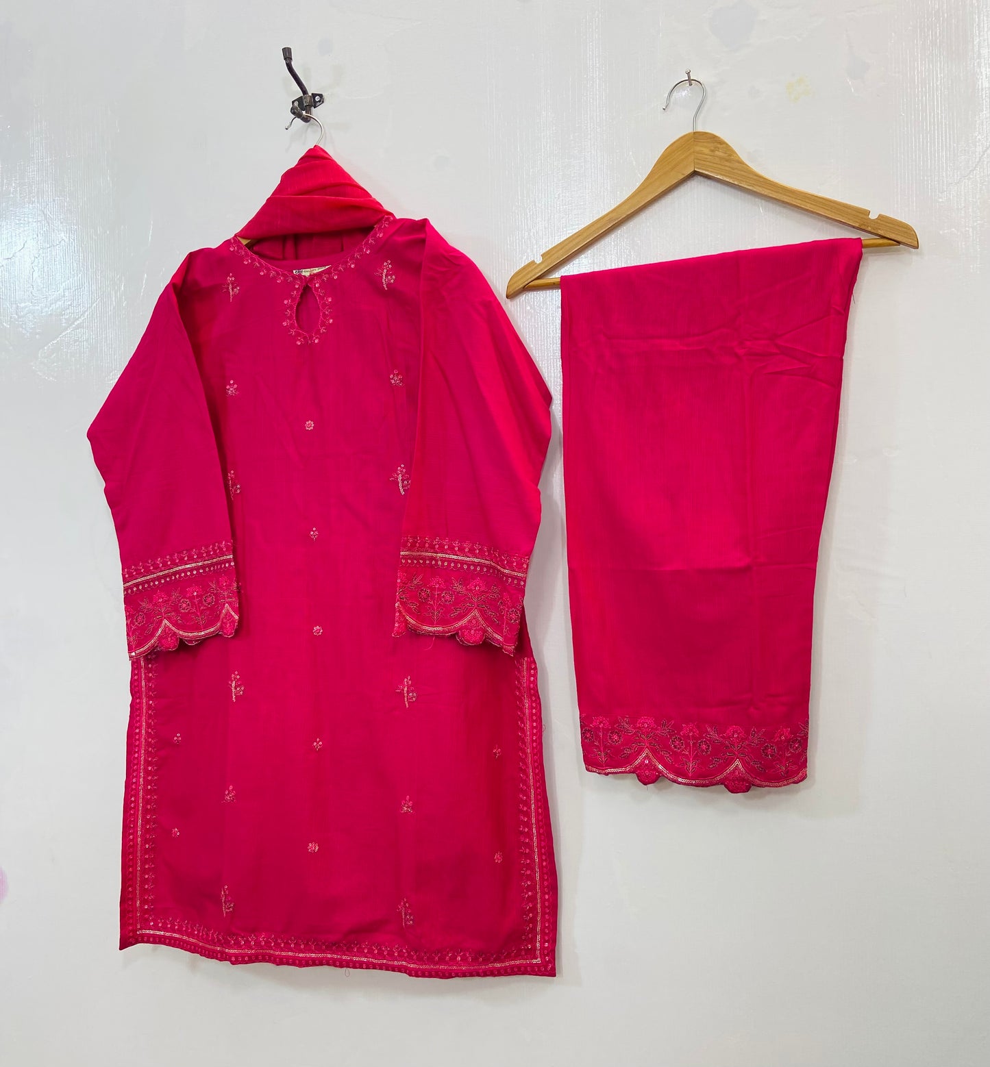 Embellished Beauty 3PC (Khaddar) D-127