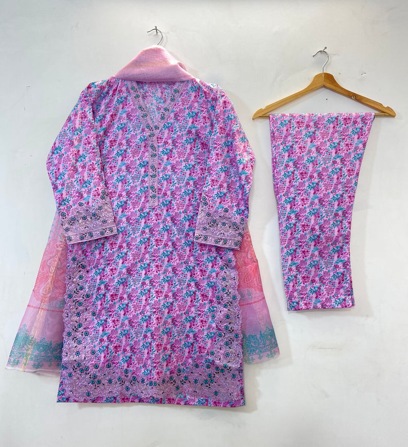 Chicken Kari Embroidered 3PC (Lawn) 15