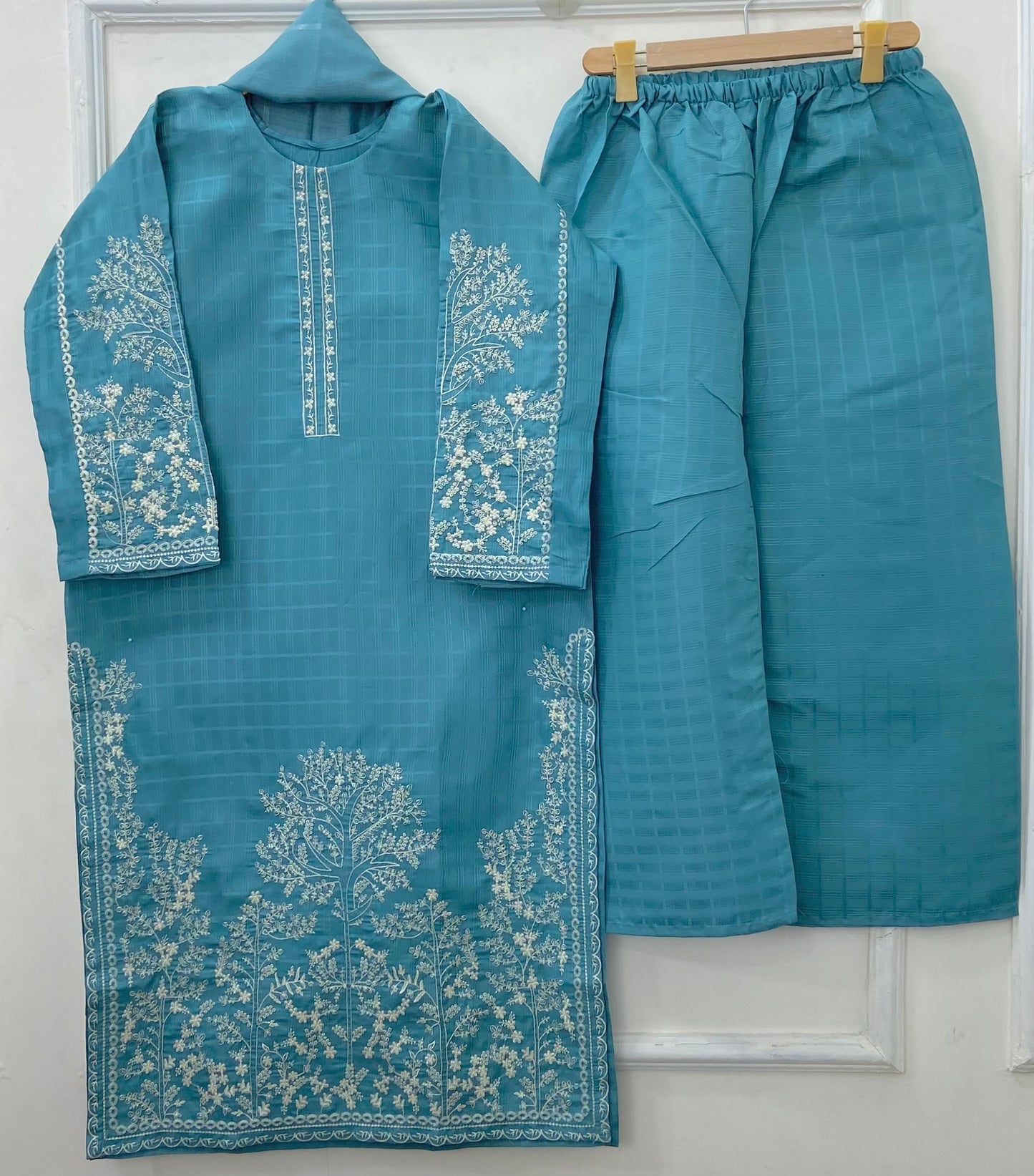 Long-Length Embroidered 3PC (Cotton) D-423