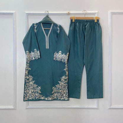 Richly Embroidered Luxe 3PC (Khaddar) D-330