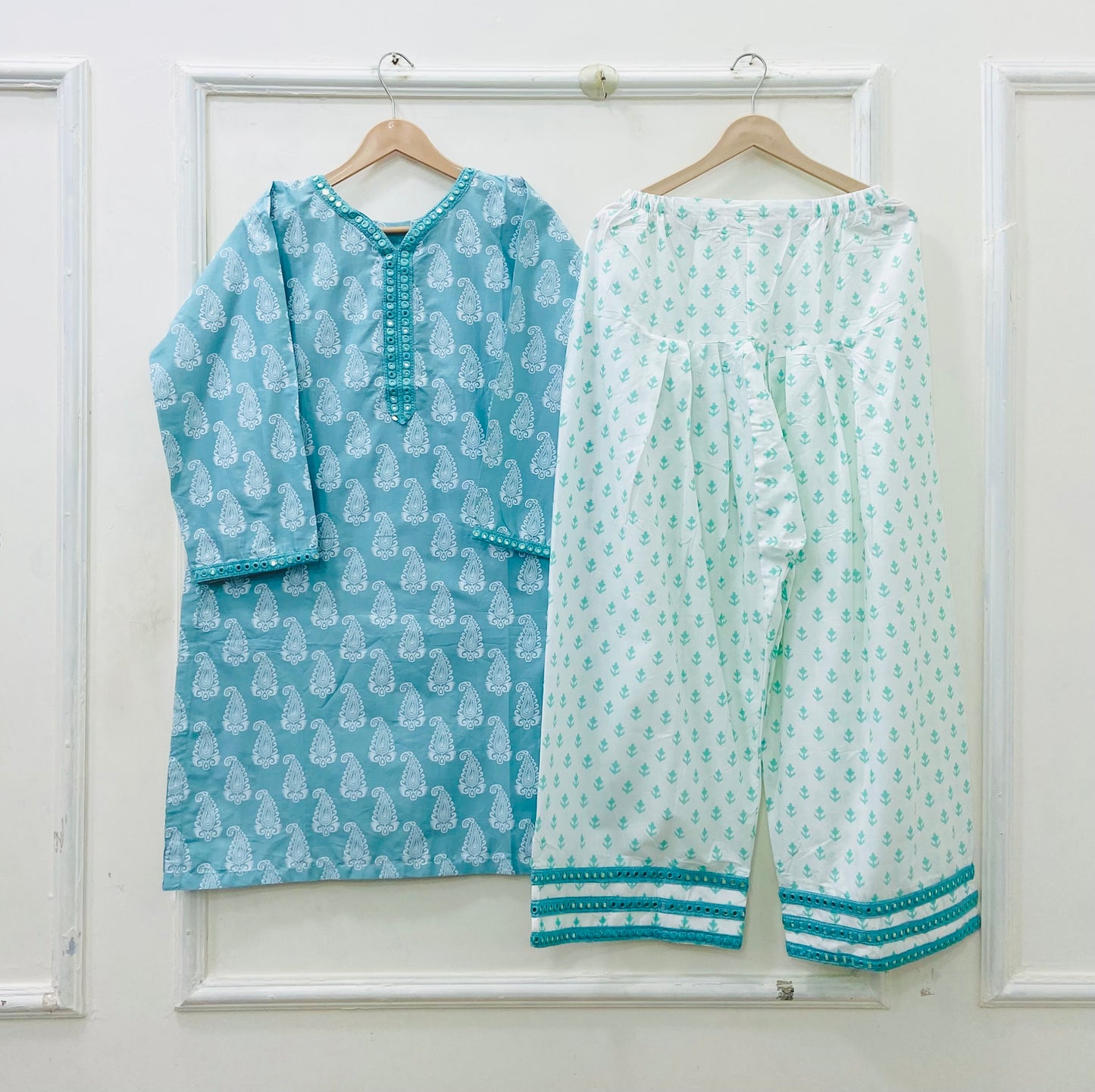 Laila Farshi | Cotton Lawn D-678