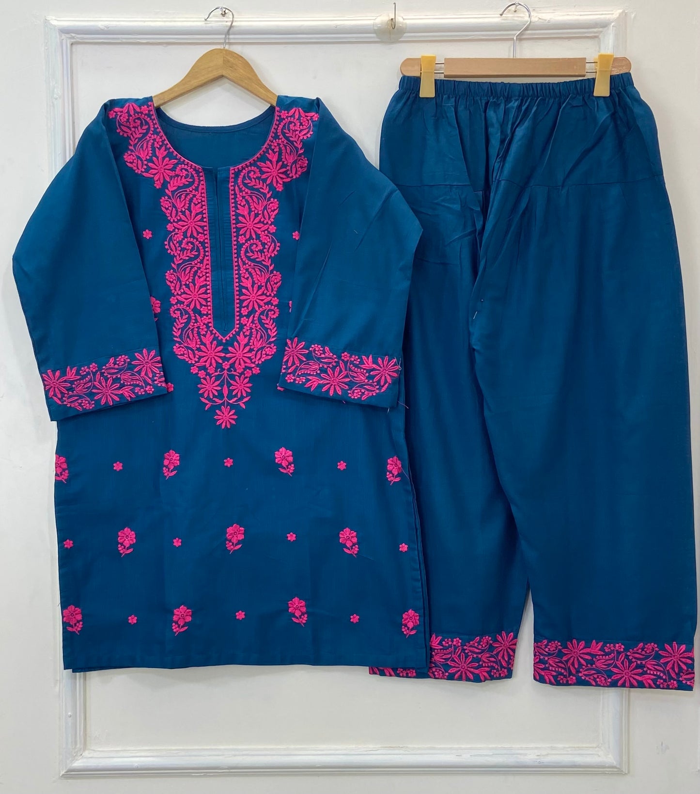 Embroidered Farshi Style 2PC 
(Khaddar) D-285