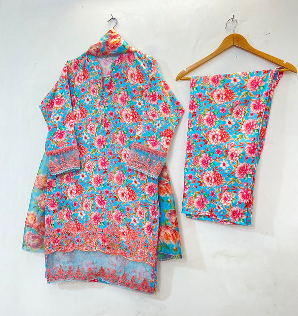 Chicken Kari Embroidered 3PC (Lawn) D-32