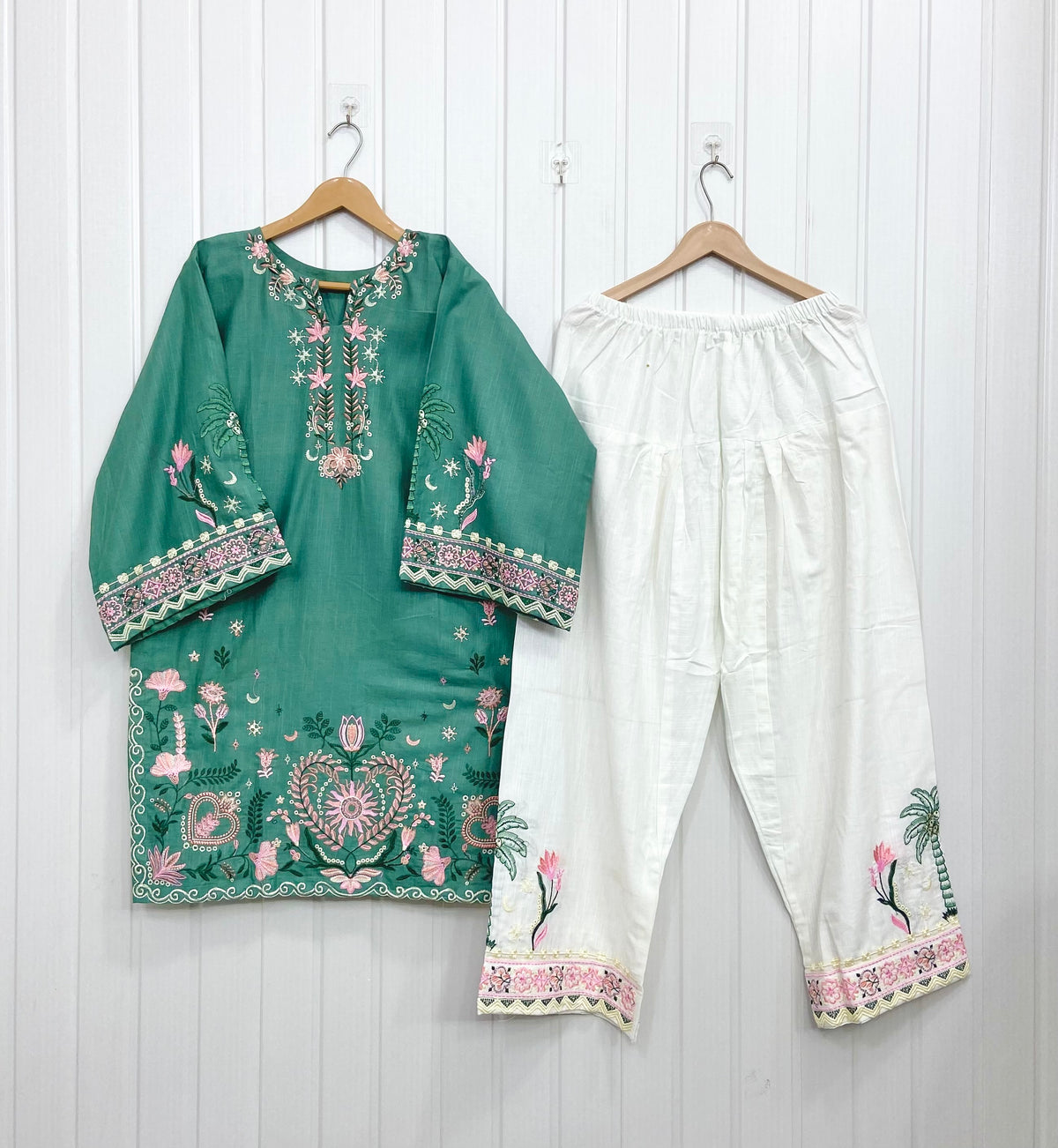 Article: D-1161 Khaddar