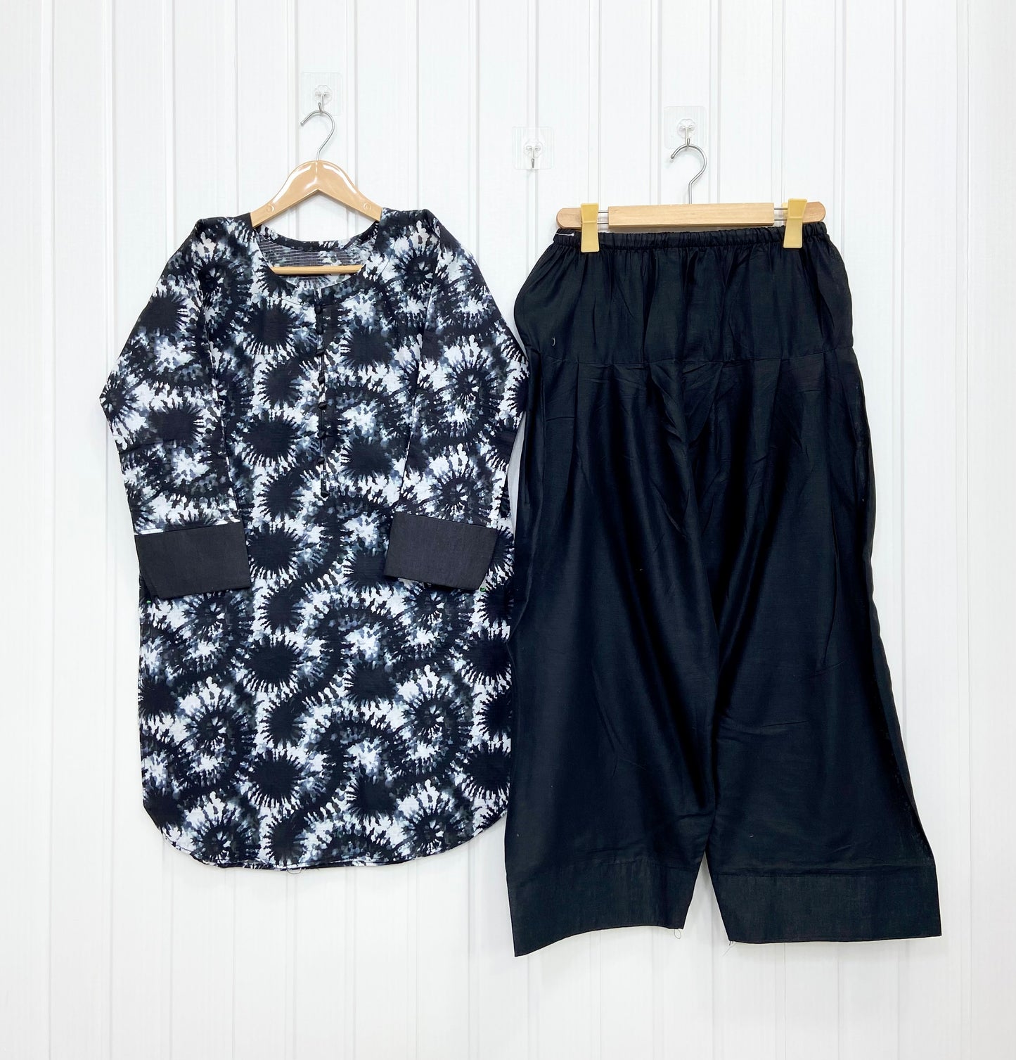 Article no: D-817 Bana Dora Lawn