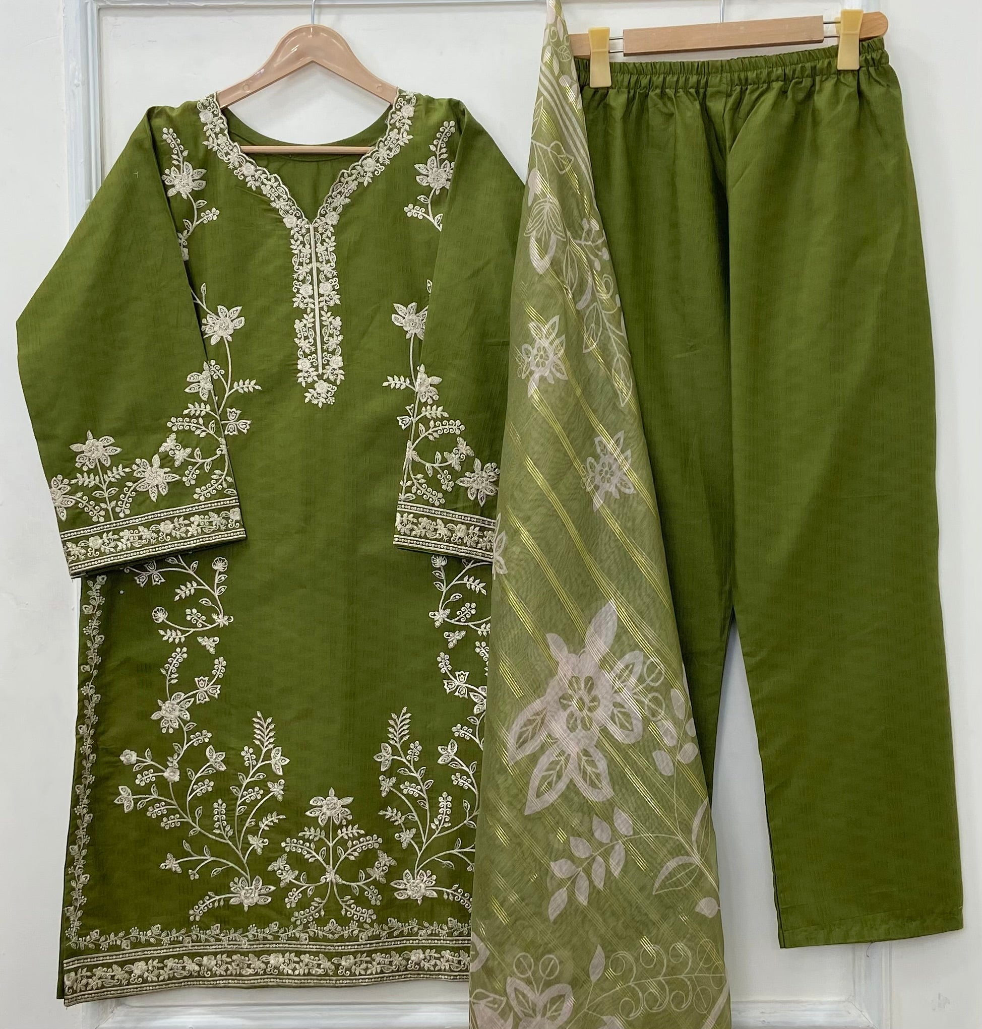 Eid Edit: Embroidered 3PC (Premium Cotton) D-434