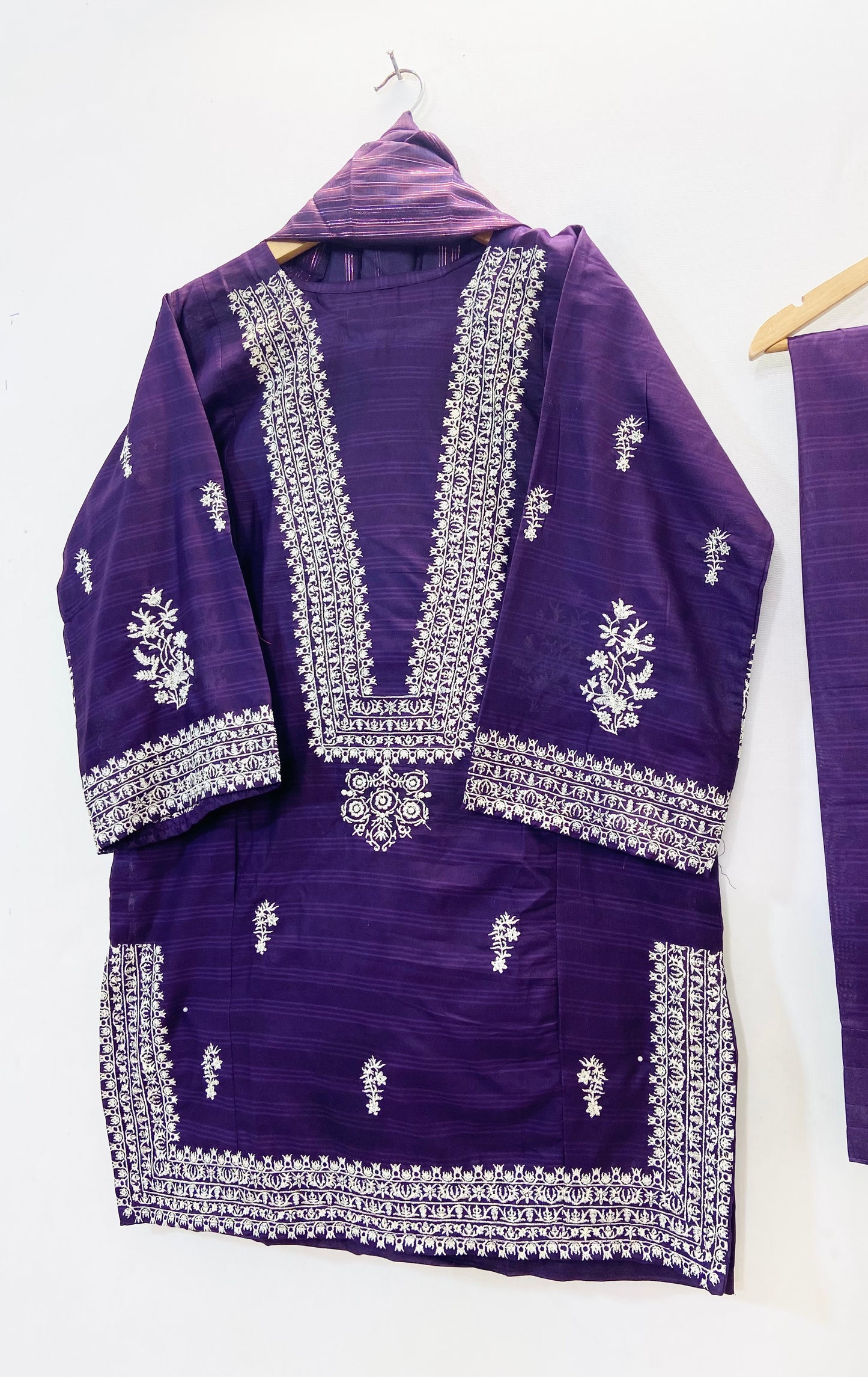 Embroidered Farshi 3PC (Cotton Lawn) D-69