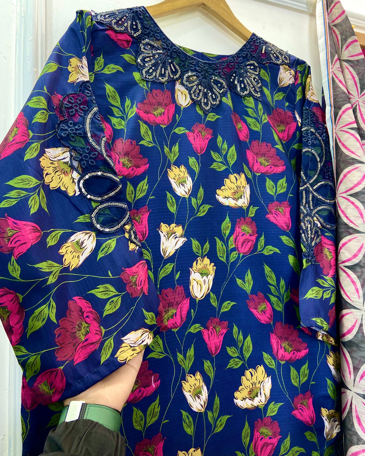 Sparkling Blossom 3PC (Bana Dora Silk) D-283