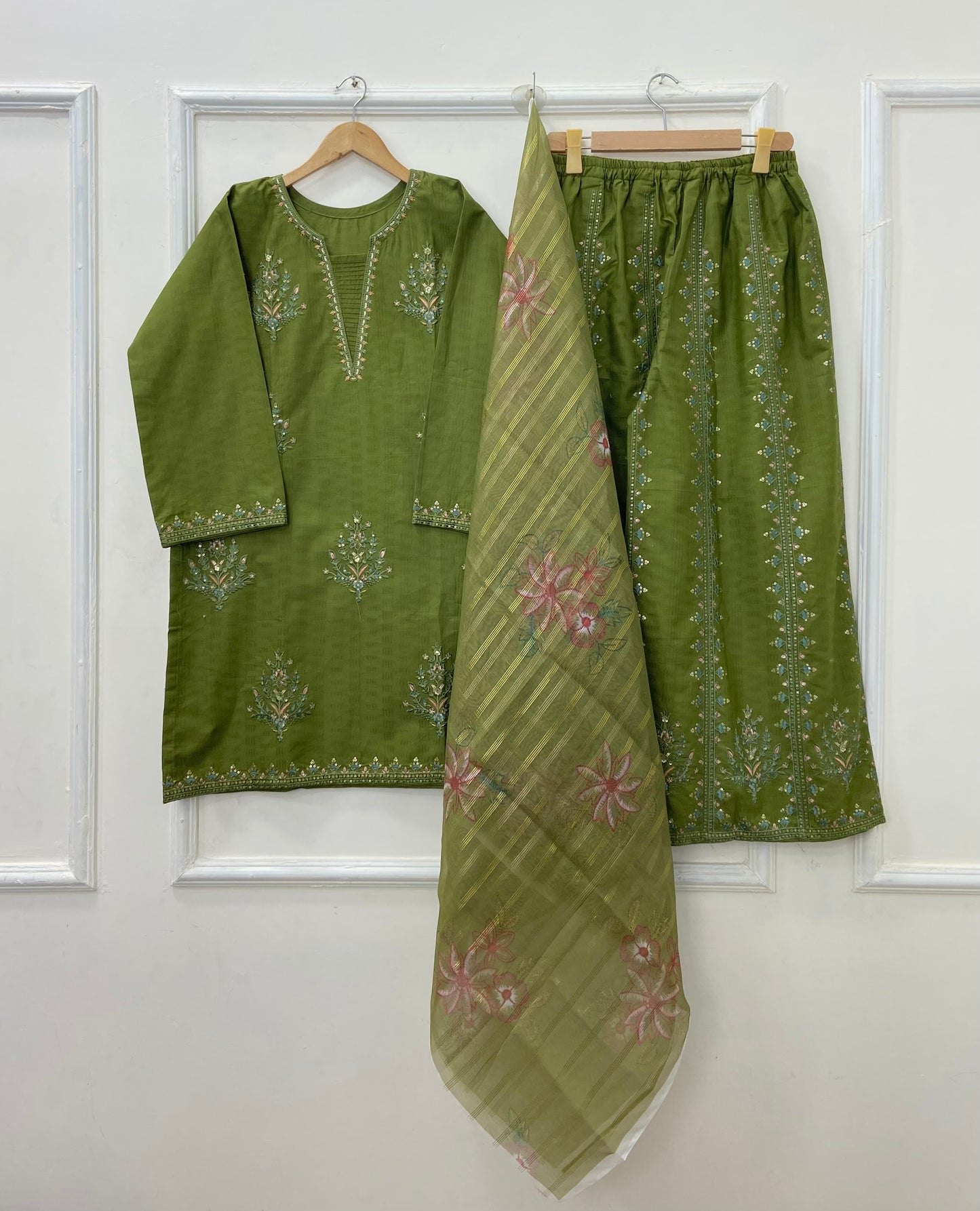 Heavily Eid Embroidered 3PC (Premium Cotton) D-451
