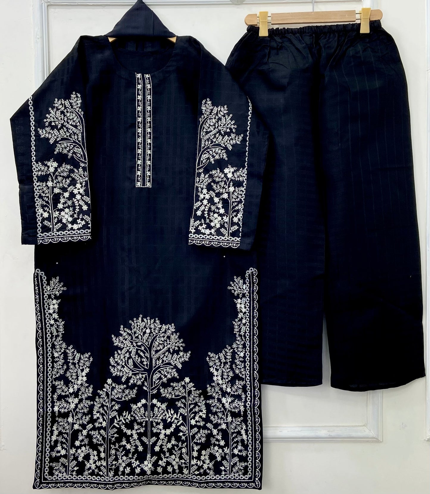 Long-Length Embroidered 3PC (Cotton) D-423