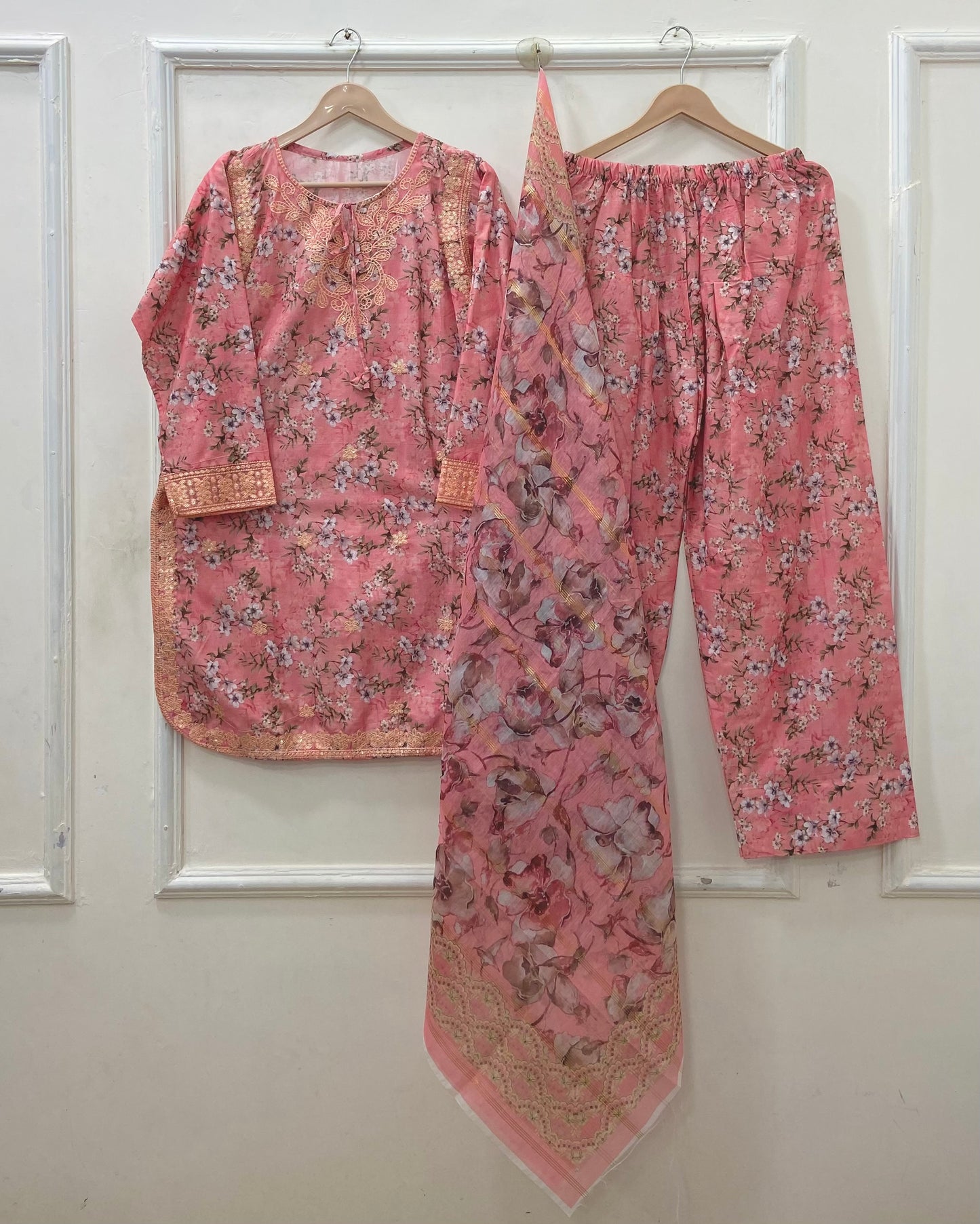 Summer Splash | Farshi Lawn D-641