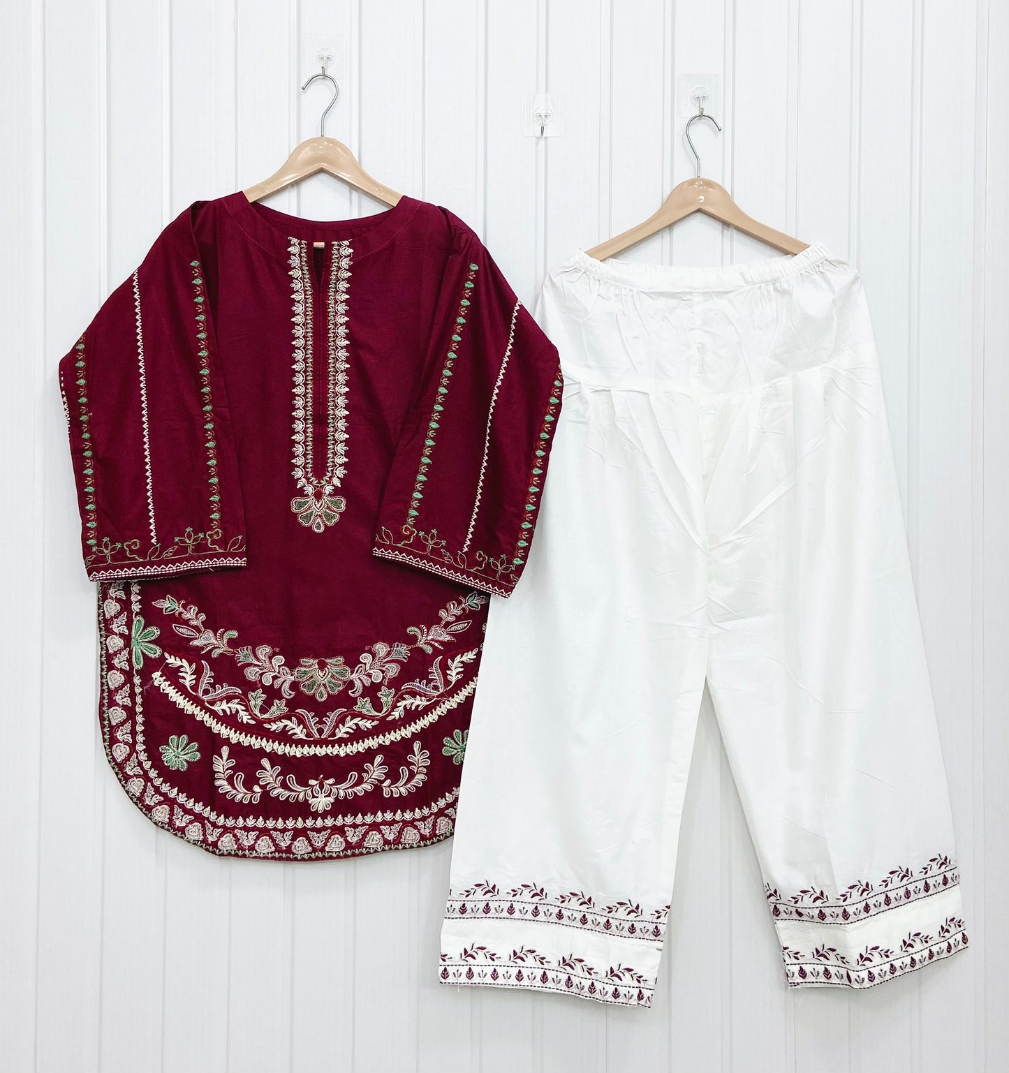 Article no: D-715 Premium Cotton Lawn 2| piece