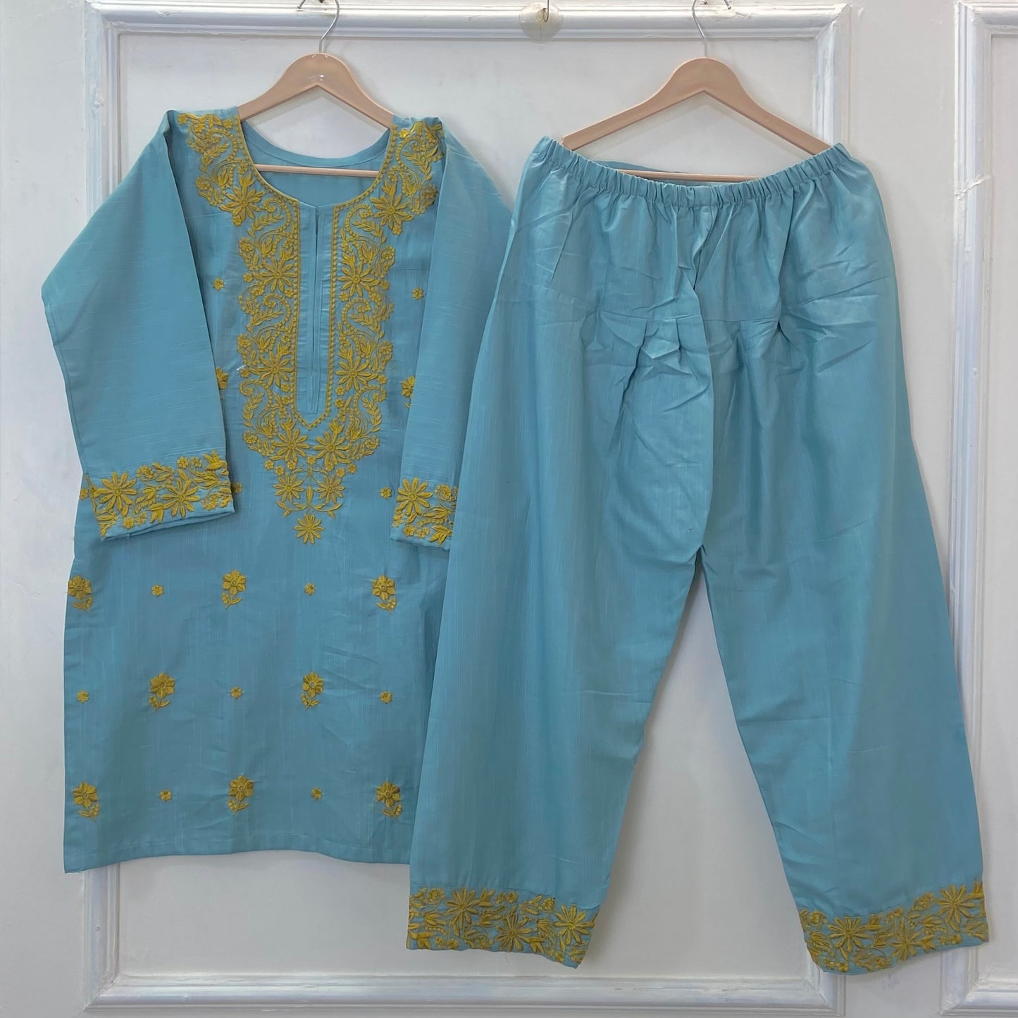 Embroidered Farshi Style 2PC 
(Khaddar) D-267