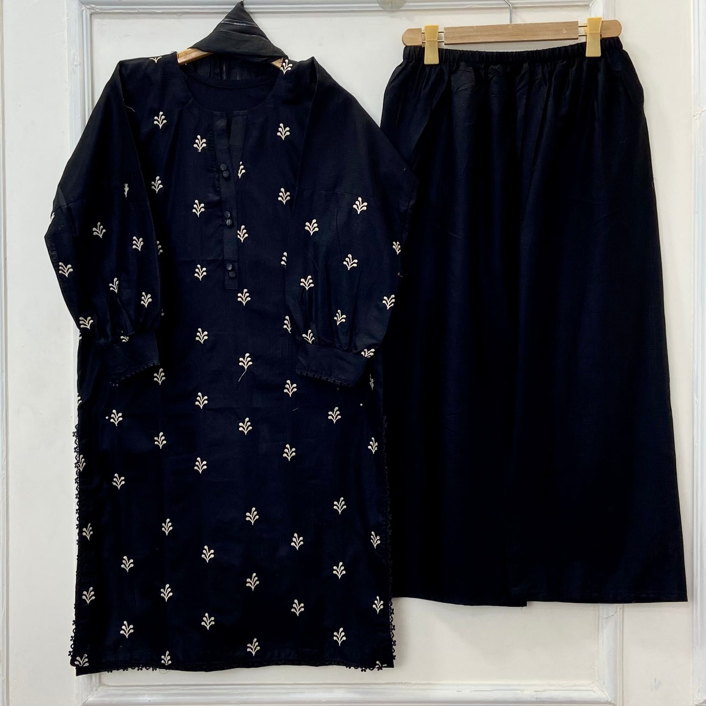 Gorgeous Embroidered 2PC (Premium Cotton) D-391