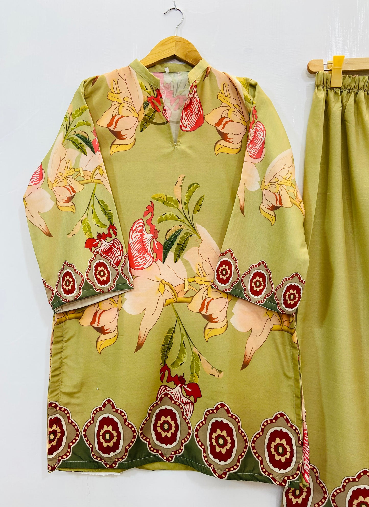 Garden Co-Ord Set (Swiss Silk) D-82