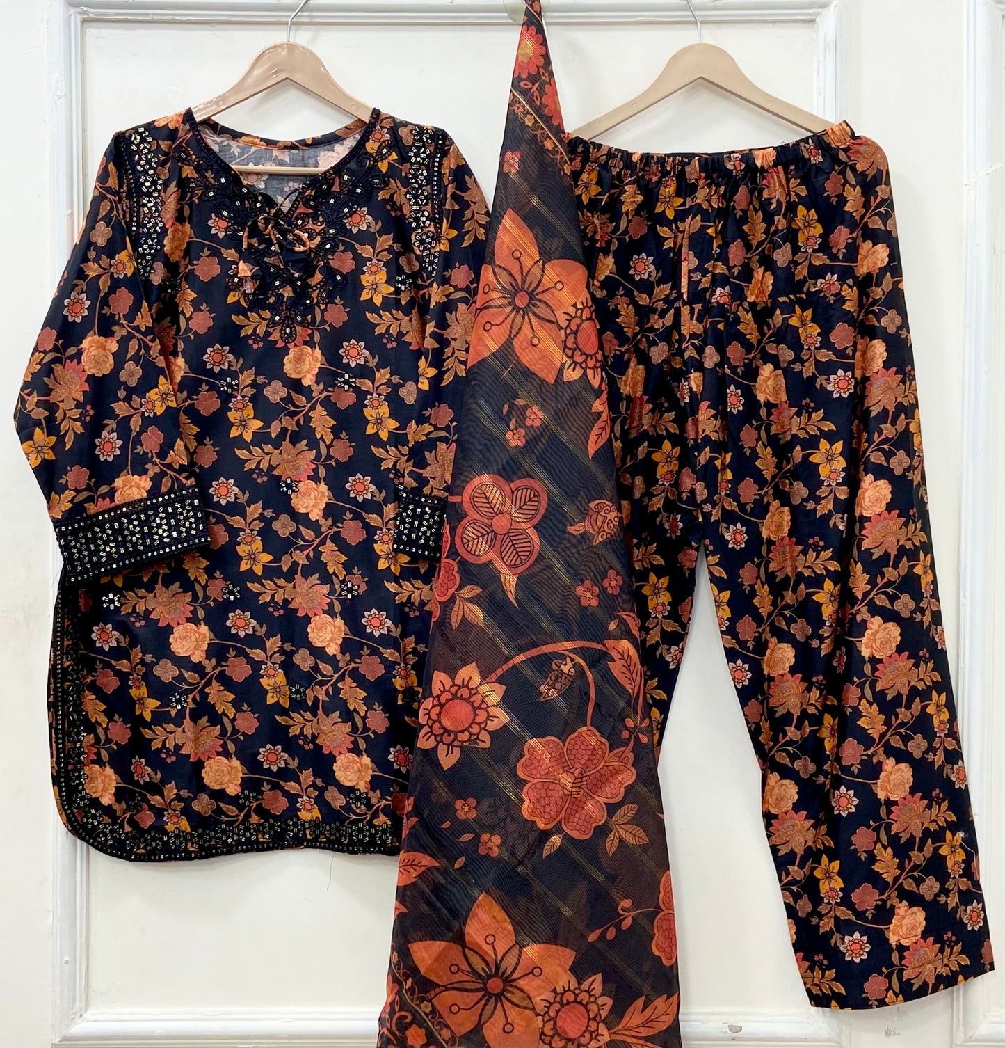 Summer Splash | Farshi Lawn D-645