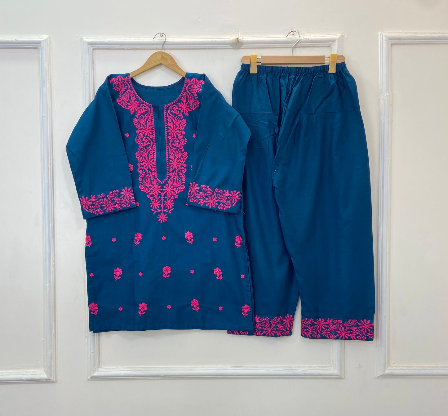 Embroidered Farshi Style 2PC 
(Khaddar) D-285