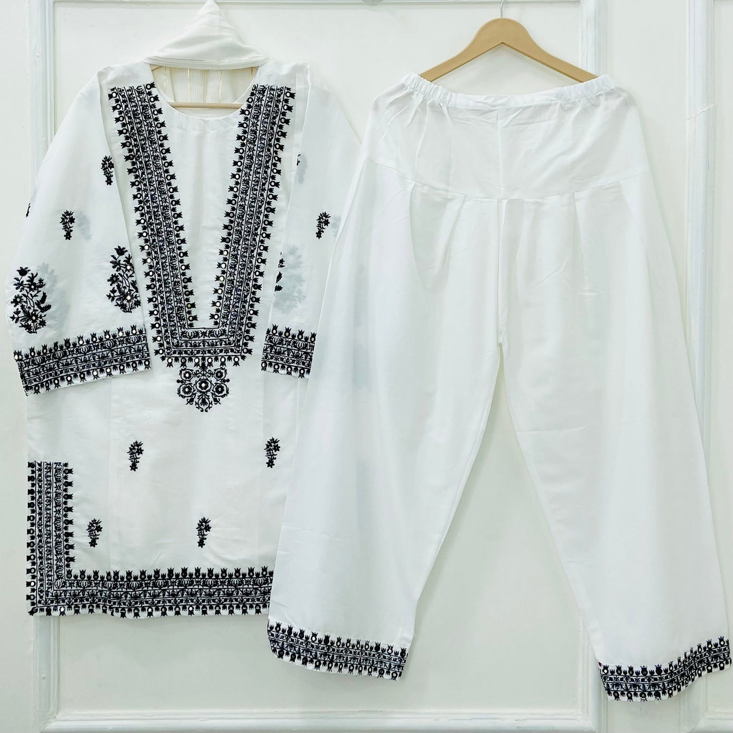 Foil Embroidered Bliss 3PC (Premium Cotton) D-454