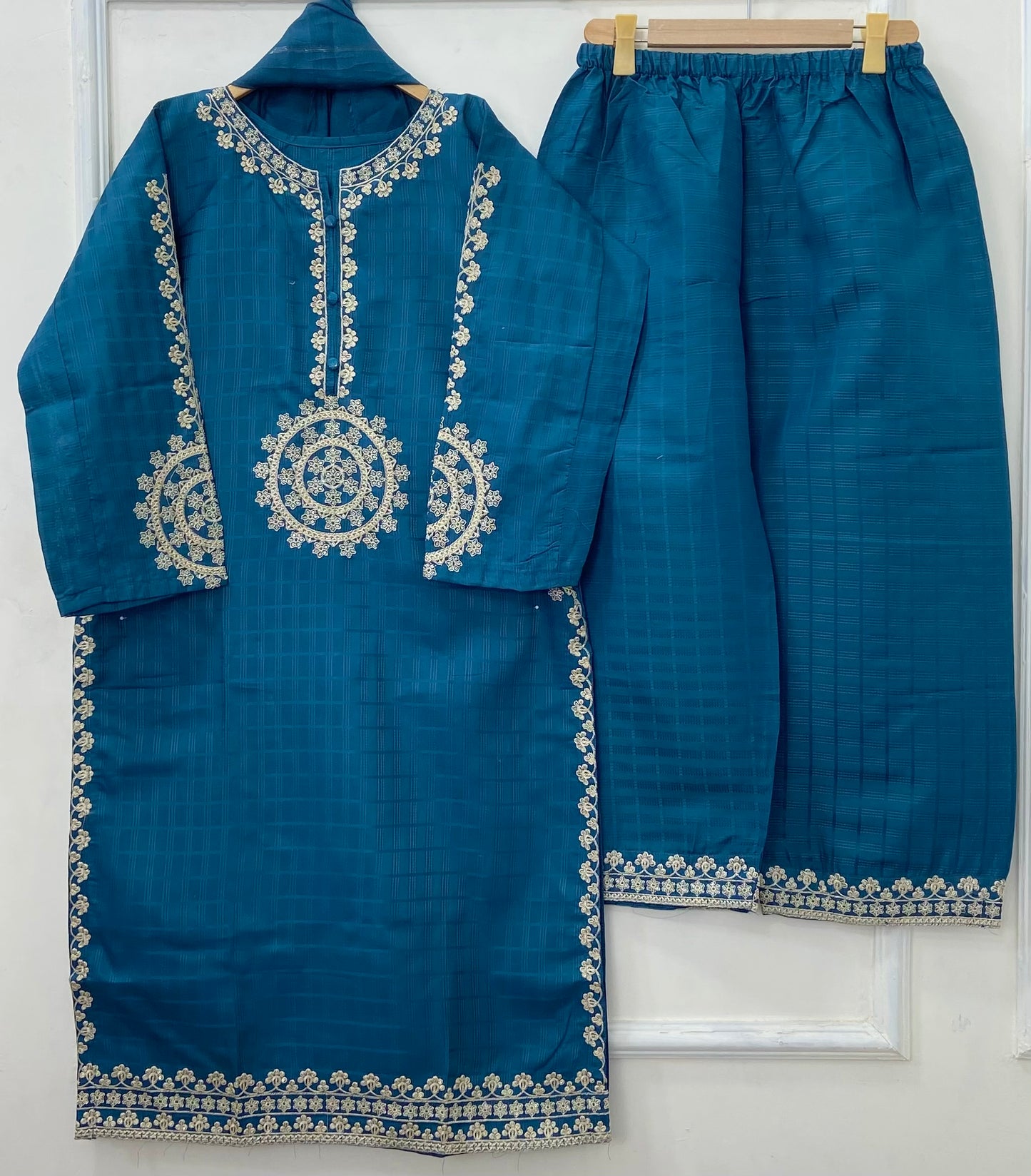 Long-Length Embroidered 3PC (Cotton) D-420