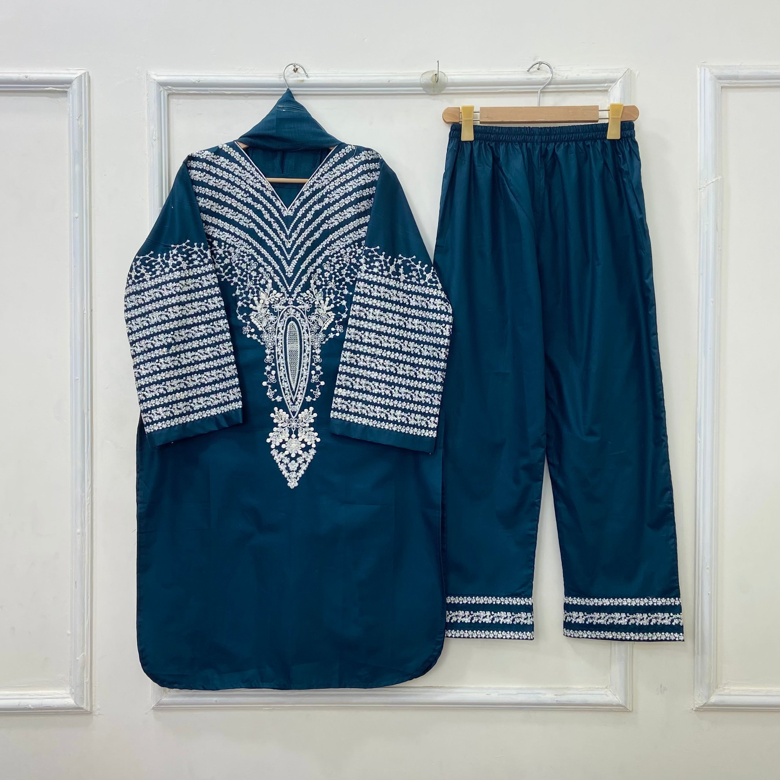 Taj Embroidered 3PC (Premium Cotton) D-430