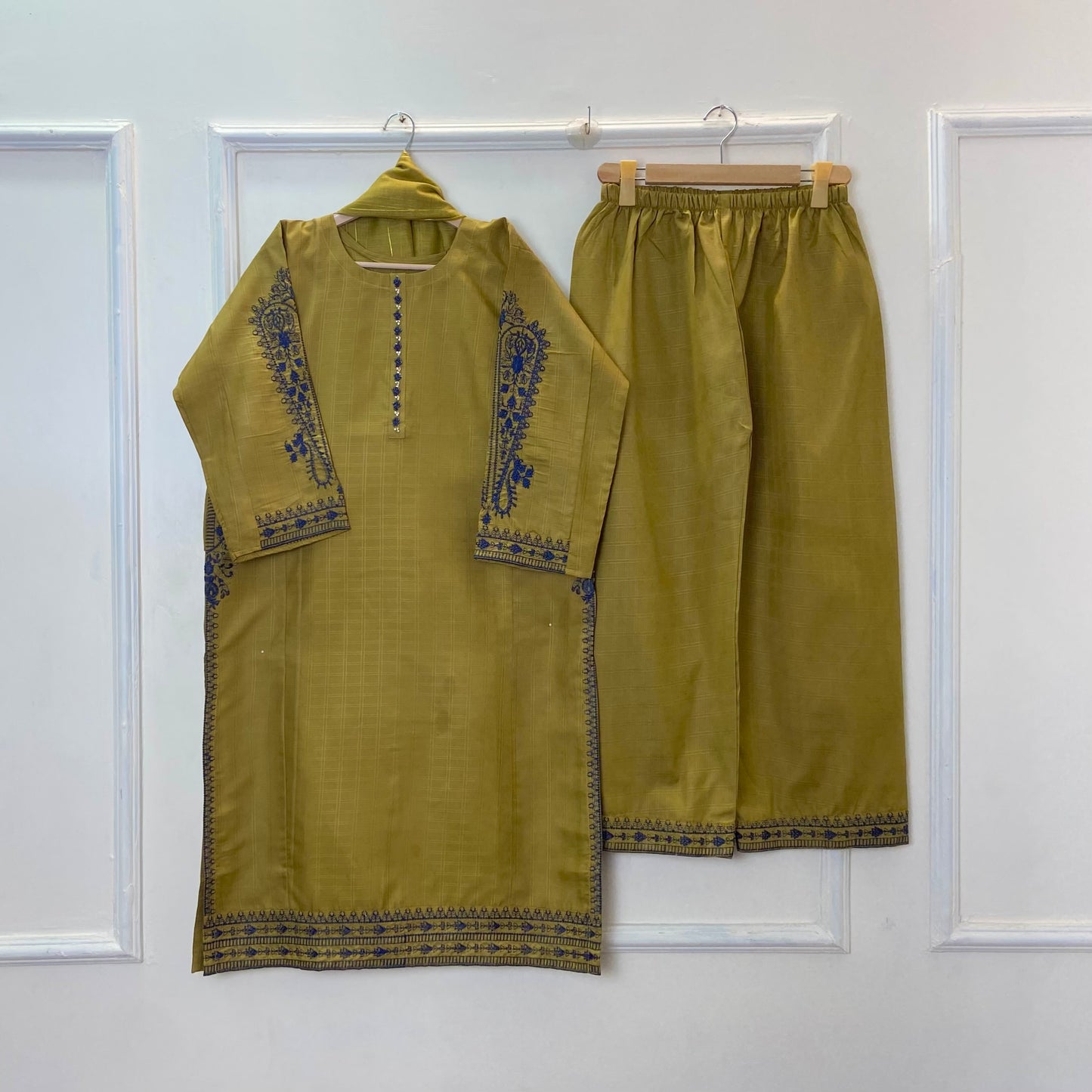 Pocketful Embroidered Beauty 3PC (Premium Cotton) Hit Code D-358
