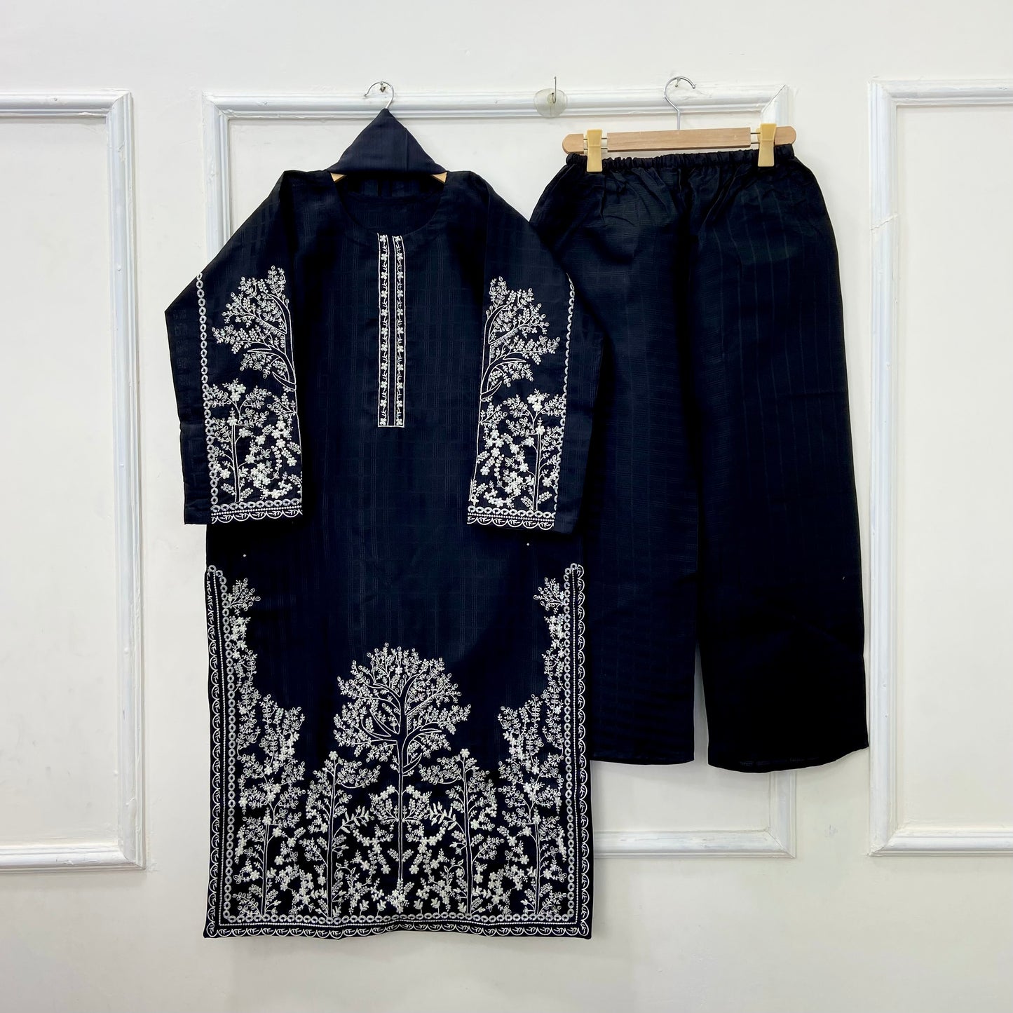 Long-Length Embroidered 3PC (Cotton) D-423