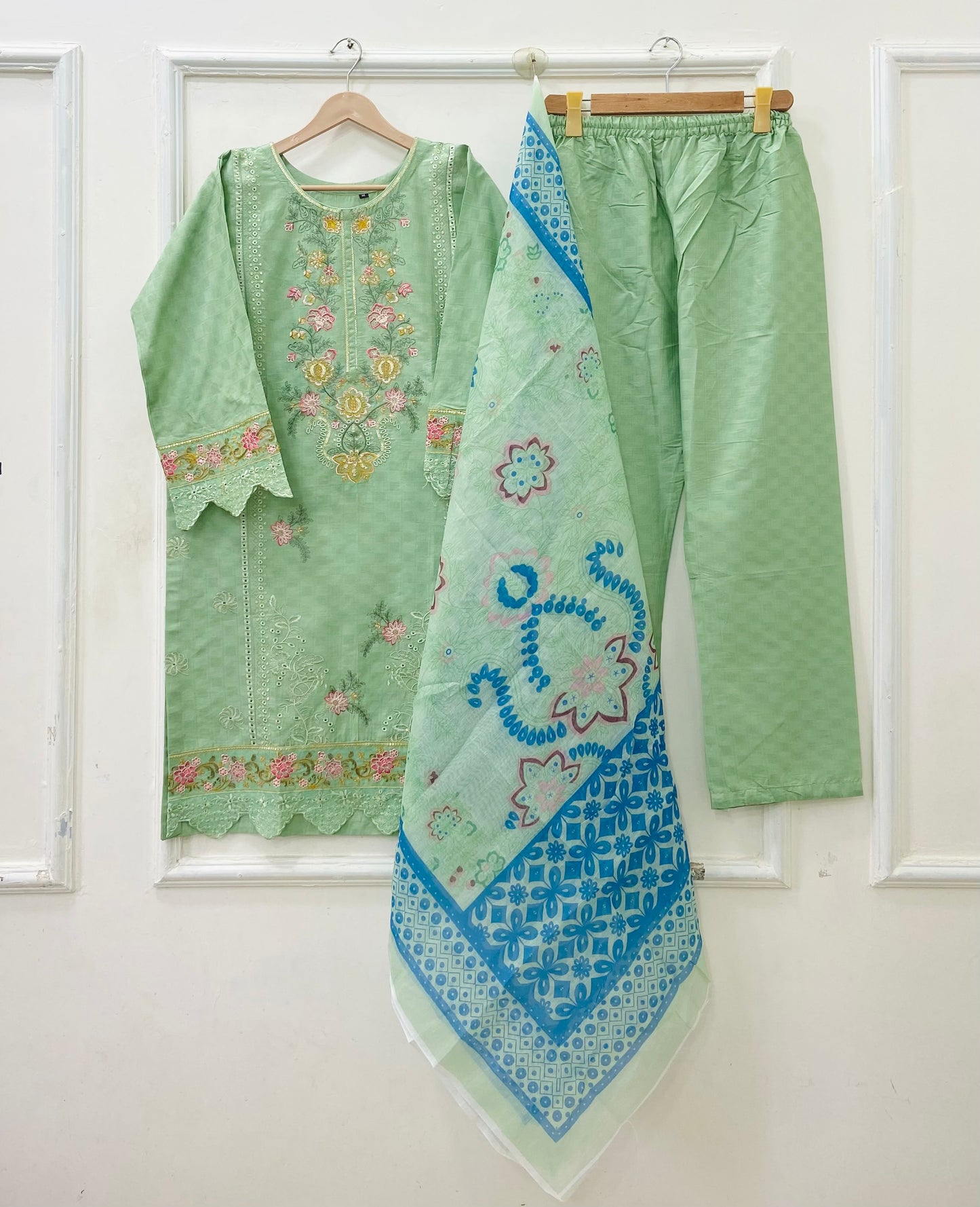 Article No: D-698