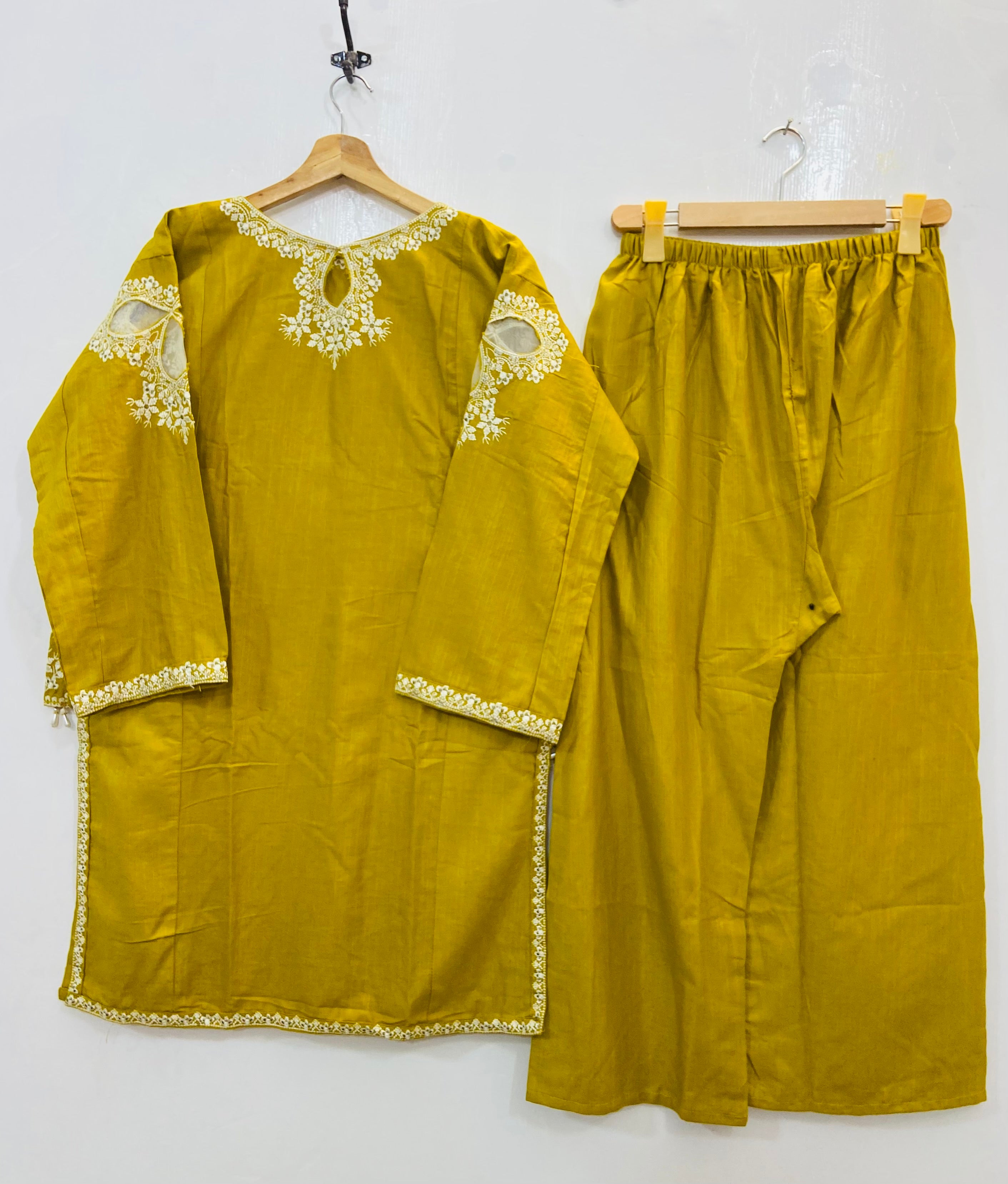 Dreamy Front Back Embroidered 2PC (Best Seller) (Khaddar) D-143