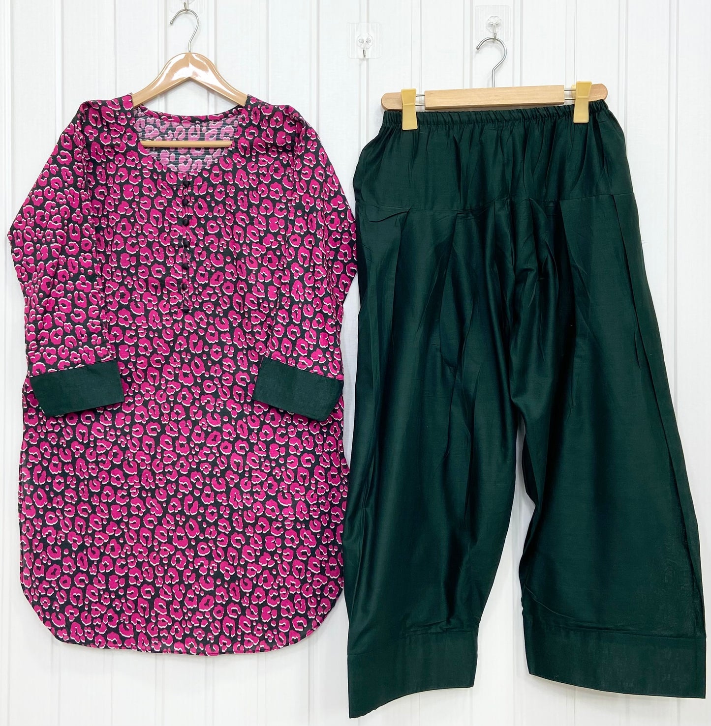 Article no: D-817 Bana Dora Lawn