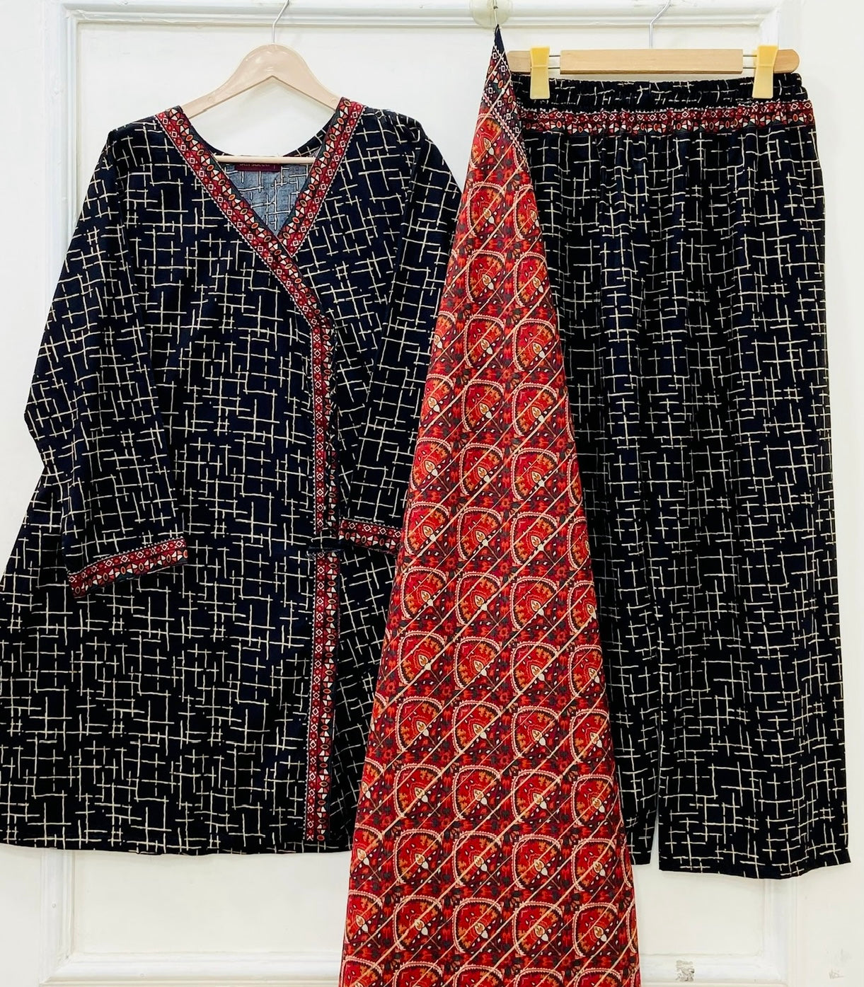Short Frocks | 3PC Binsaeed Lawn D-670