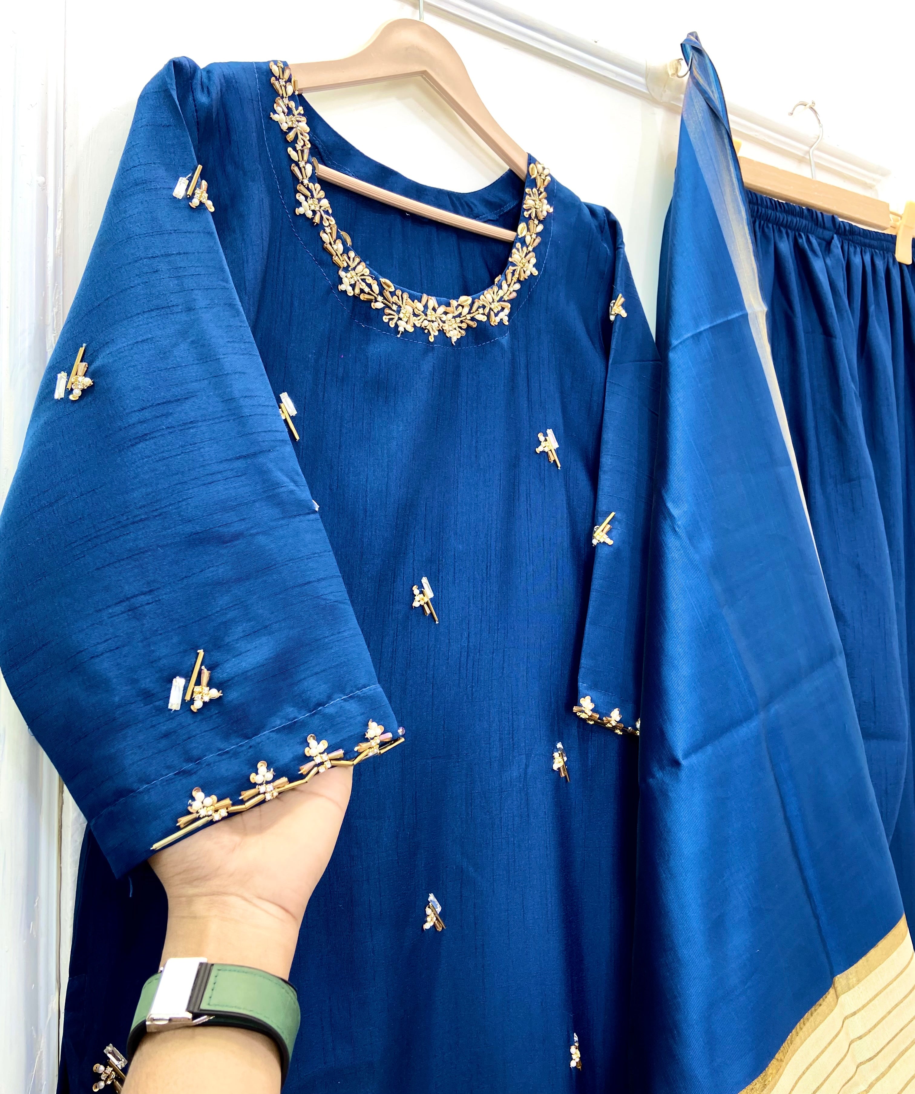 Royale Handcrafted Series: 3PC (Raw Silk) D-250