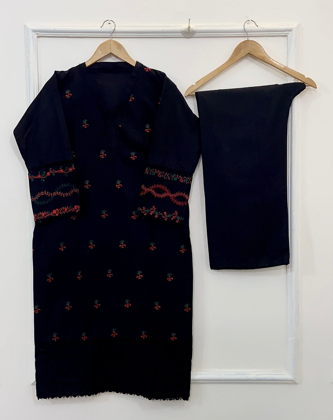 Charming Embroidered 2PC (Best Seller) (Khaddar) D-164