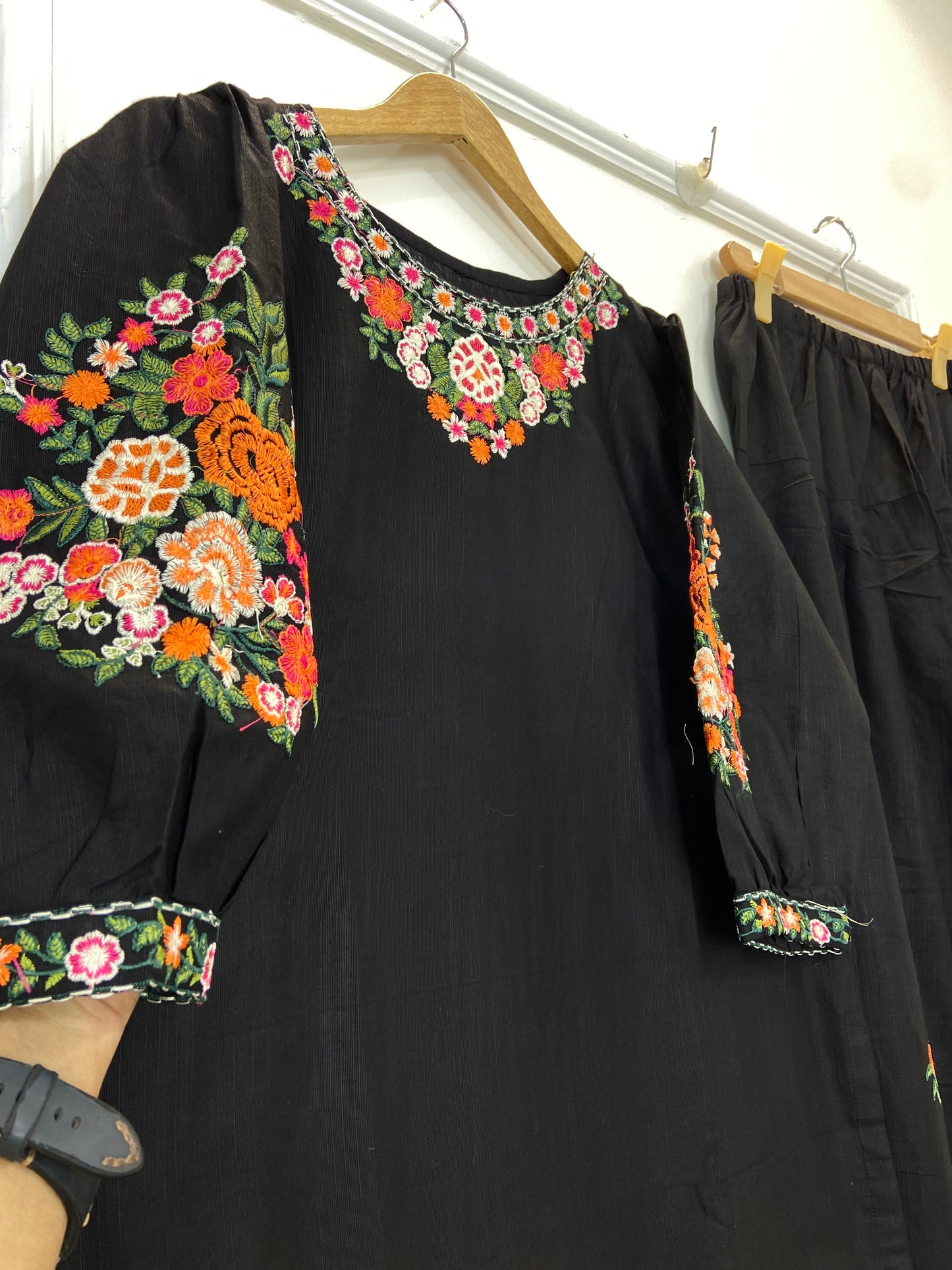 Embroidered Farshi Beauty 2PC (Khaddar) D-176