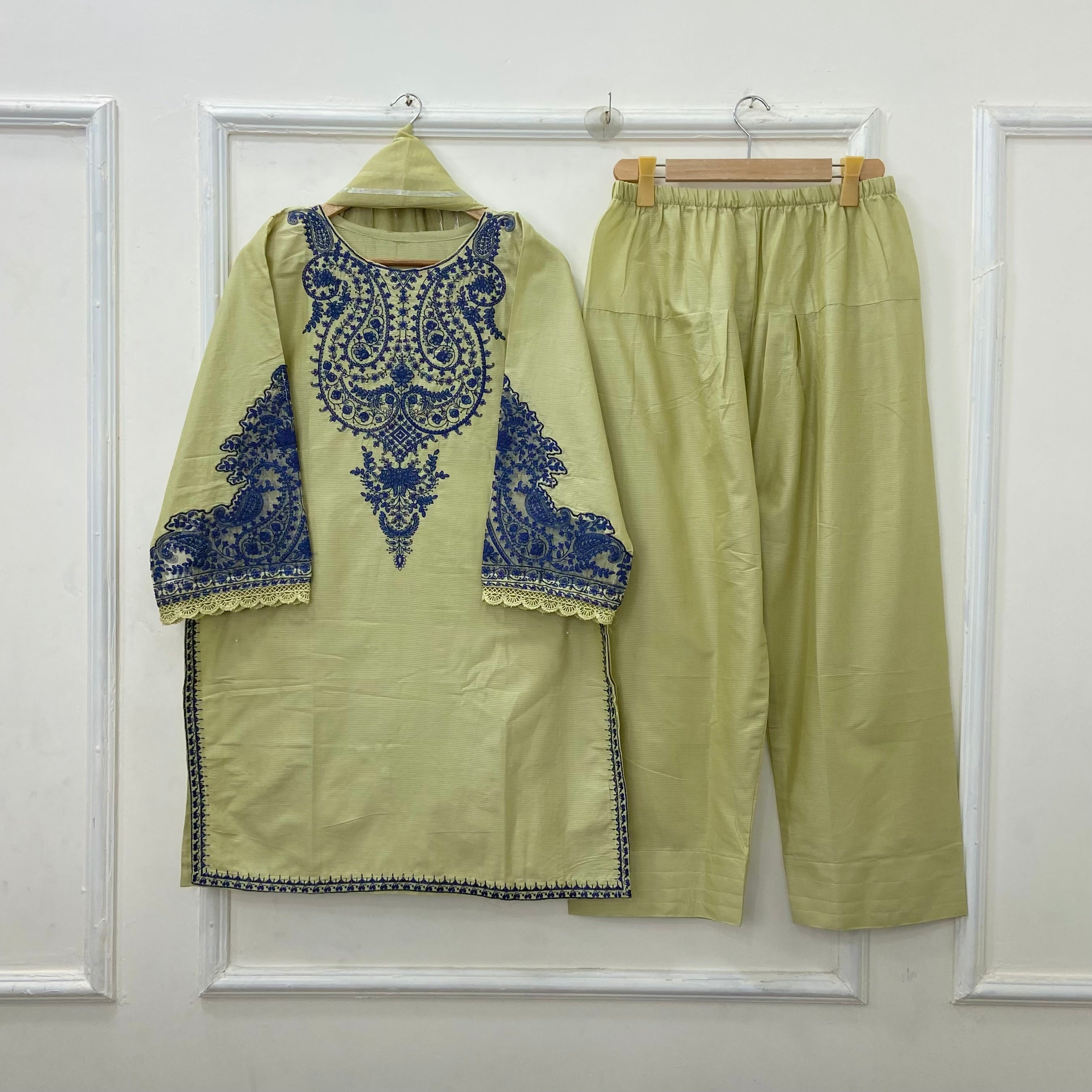 Maria.B Embroidered 3PC (Premium Cotton) D-438