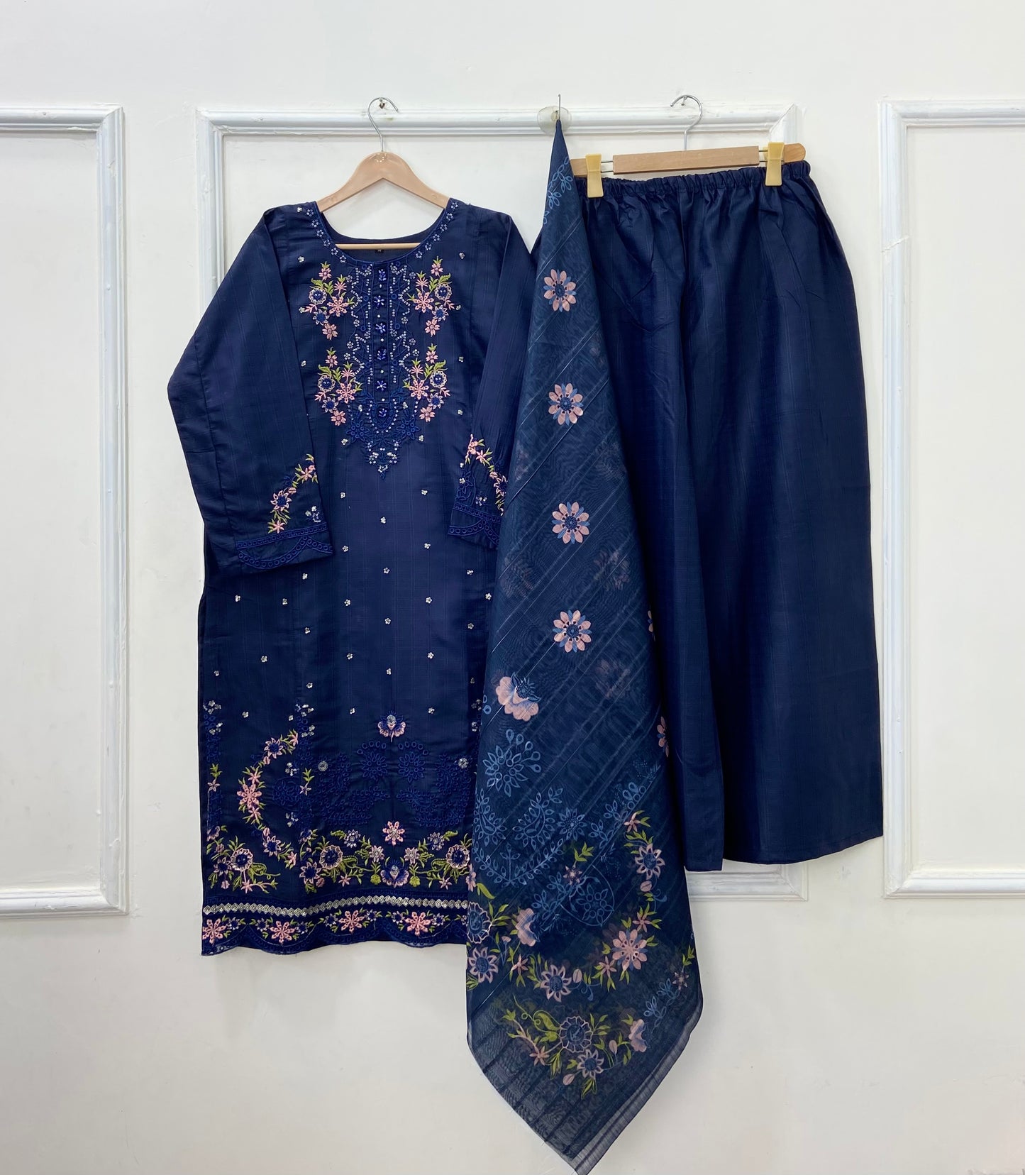 Long-Embroidered 3PC (Premium Cotton) D-439