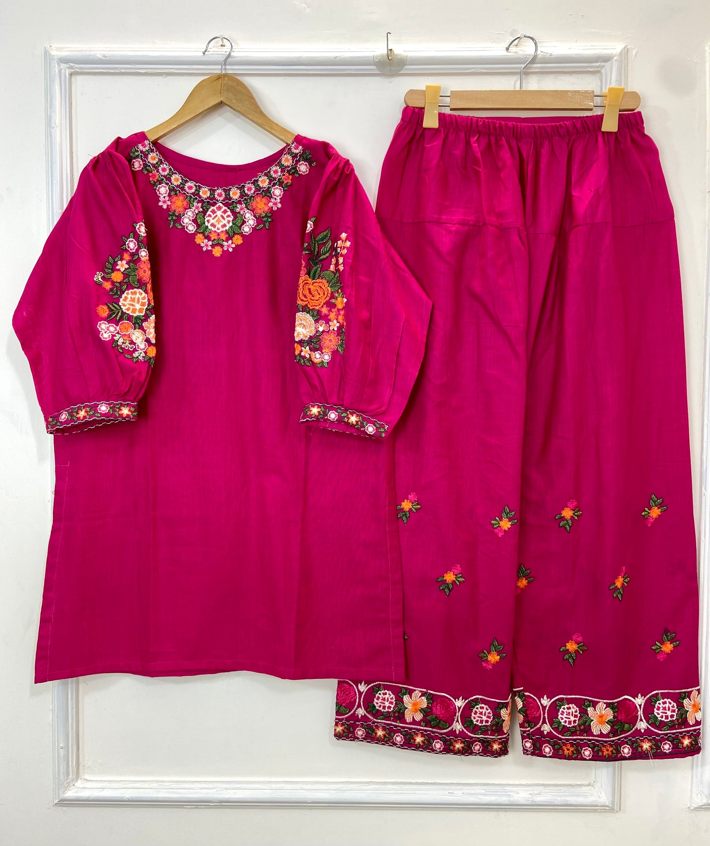 Embroidered Farshi Beauty 2PC (Khaddar) D-176