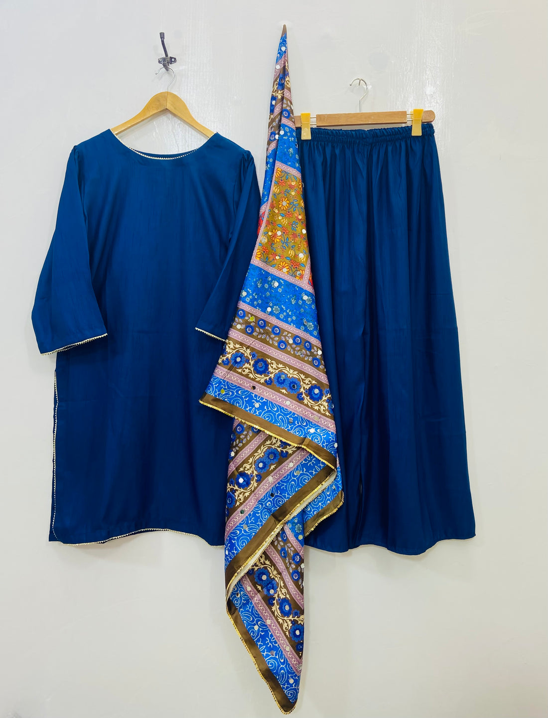 Glamorous 3PC With Mirror Work Shawl (Flowy Silk) D-104