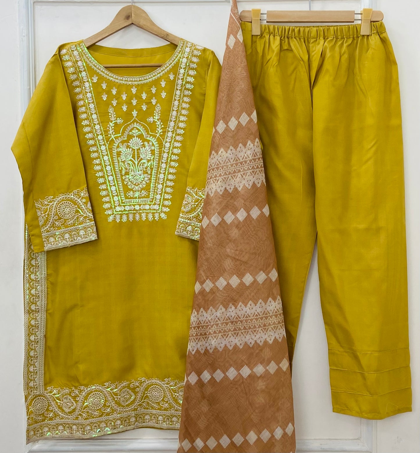 Sitaara Embroidered 3PC (Premium Cotton) D-489