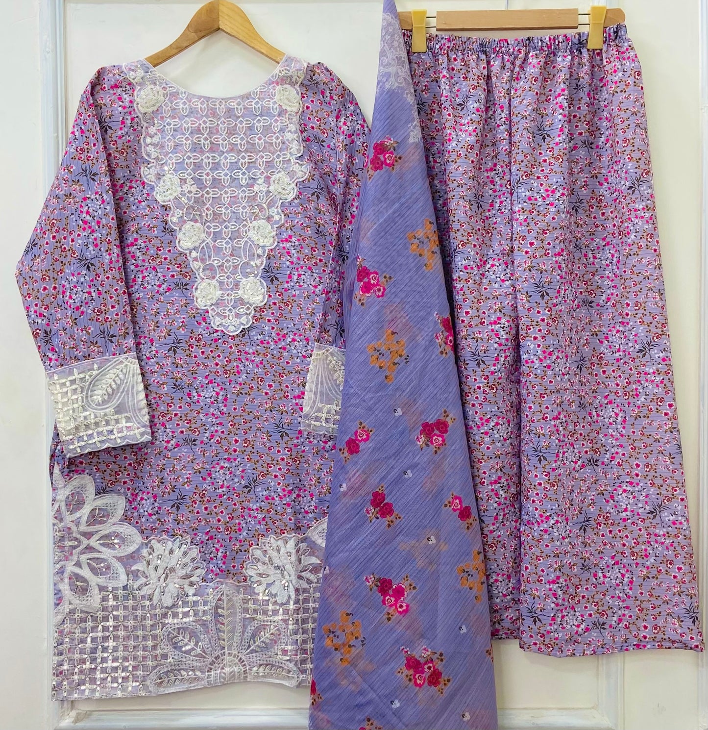 Titli Embroidered 3PC (Bana Dora Silk) D-414