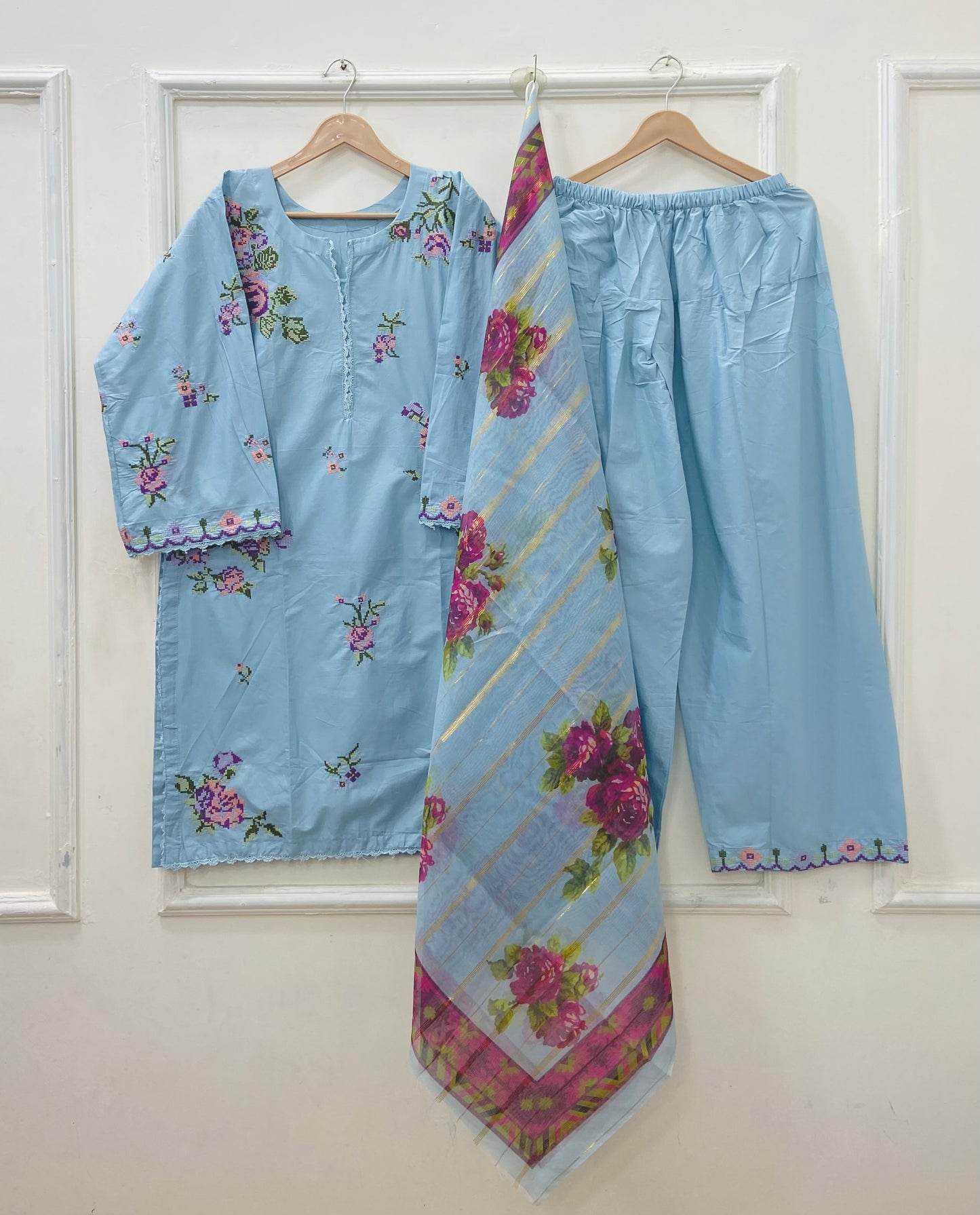 Embroidered Farshi | 3PC Cotton Lawn D-597