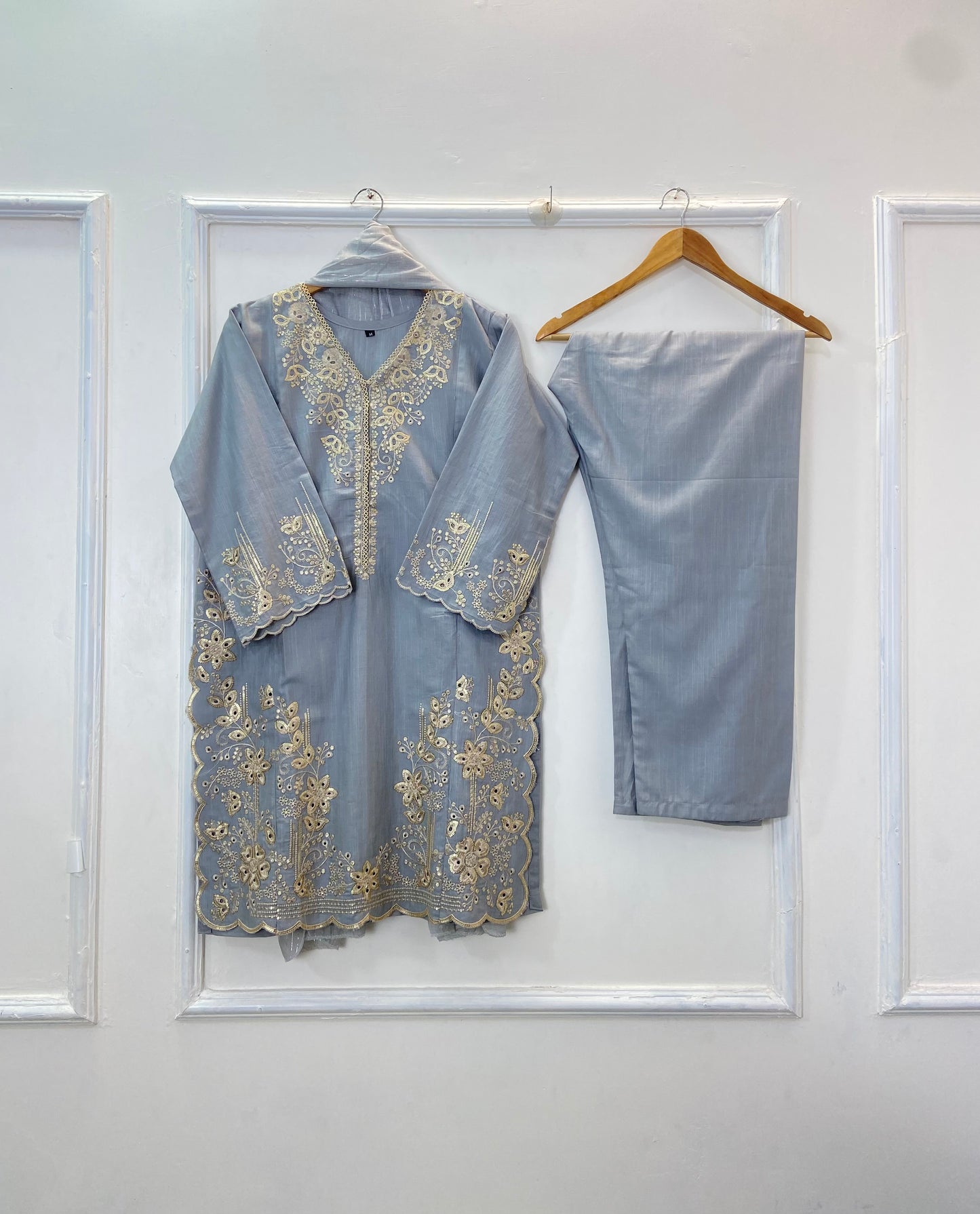 Richly Embroidered Luxe 3PC (Khaddar) D-276