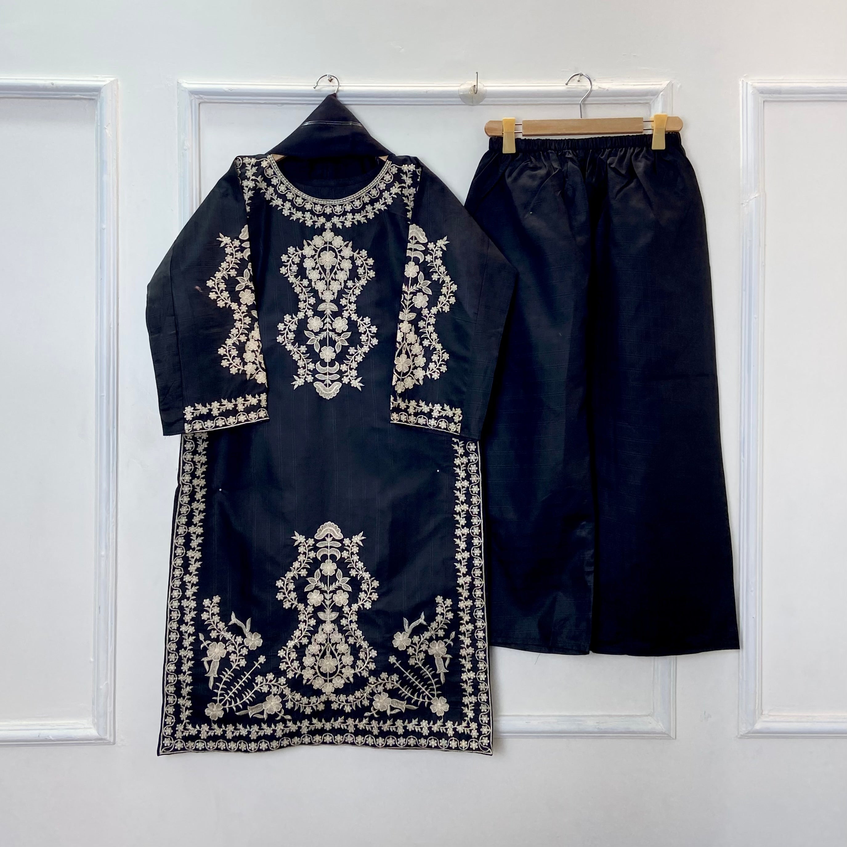 Heavenly Embroidered 3PC (Premium Cotton) D-352